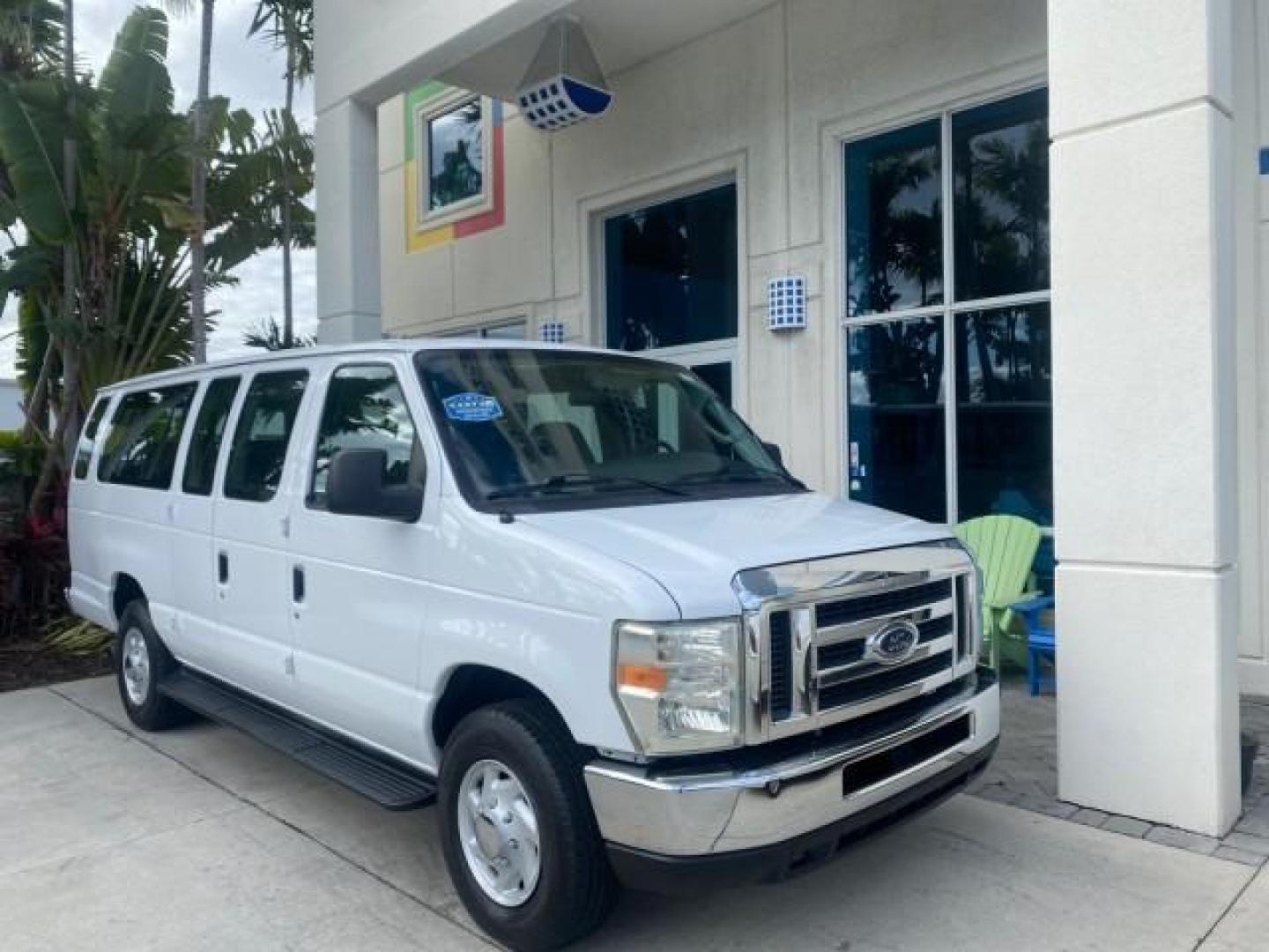 2008 Oxford White /Medium Flint Ford Econoline Wagon XLT 15 PASSENGERS E350 CLEAN (1FBSS31L78D) with an 5.4L EFI V8 Engine engine, Automatic transmission, located at 4701 North Dixie Hwy, Pompano Beach, FL, 33064, (954) 422-2889, 26.240938, -80.123474 - OUR WEBPAGE FLORIDACARS1.COM HAS OVER 100 PHOTOS AND FREE CARFAX LINK 2008 FORD E-SERIES E-350 SD XLT 15 PASSENGER VIN: 1FBSS31L78DA45023 1 F B S S 3 1 L 7 8 D A 4 5 0 2 3 VAN 5.4L V8 F SOHC 16V GASOLINE REAR WHEEL DRIVE Features ABS Brakes Air Conditioning AM/FM Stereo Automatic Transmission Barn D- Photo#1