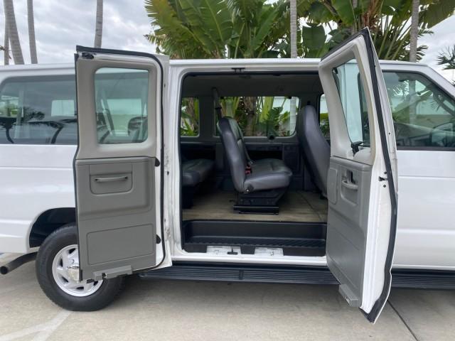 2008 Oxford White /Medium Flint Ford Econoline Wagon XLT 15 PASSENGERS E350 CLEAN (1FBSS31L78D) with an 5.4L EFI V8 Engine engine, Automatic transmission, located at 4701 North Dixie Hwy, Pompano Beach, FL, 33064, (954) 422-2889, 26.240938, -80.123474 - OUR WEBPAGE FLORIDACARS1.COM HAS OVER 100 PHOTOS AND FREE CARFAX LINK 2008 FORD E-SERIES E-350 SD XLT 15 PASSENGER VIN: 1FBSS31L78DA45023 1 F B S S 3 1 L 7 8 D A 4 5 0 2 3 VAN 5.4L V8 F SOHC 16V GASOLINE REAR WHEEL DRIVE Features ABS Brakes Air Conditioning AM/FM Stereo Automatic Transmission Barn D - Photo#13