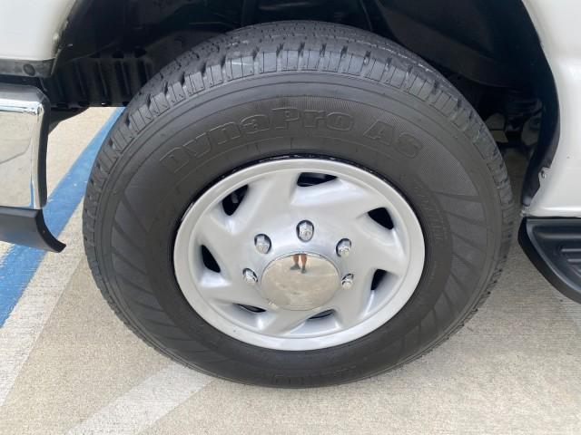 2008 Oxford White /Medium Flint Ford Econoline Wagon XLT 15 PASSENGERS E350 CLEAN (1FBSS31L78D) with an 5.4L EFI V8 Engine engine, Automatic transmission, located at 4701 North Dixie Hwy, Pompano Beach, FL, 33064, (954) 422-2889, 26.240938, -80.123474 - OUR WEBPAGE FLORIDACARS1.COM HAS OVER 100 PHOTOS AND FREE CARFAX LINK 2008 FORD E-SERIES E-350 SD XLT 15 PASSENGER VIN: 1FBSS31L78DA45023 1 F B S S 3 1 L 7 8 D A 4 5 0 2 3 VAN 5.4L V8 F SOHC 16V GASOLINE REAR WHEEL DRIVE Features ABS Brakes Air Conditioning AM/FM Stereo Automatic Transmission Barn D - Photo#19