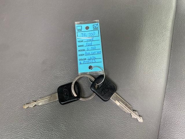 2008 Oxford White /Medium Flint Ford Econoline Wagon XLT 15 PASSENGERS E350 CLEAN (1FBSS31L78D) with an 5.4L EFI V8 Engine engine, Automatic transmission, located at 4701 North Dixie Hwy, Pompano Beach, FL, 33064, (954) 422-2889, 26.240938, -80.123474 - OUR WEBPAGE FLORIDACARS1.COM HAS OVER 100 PHOTOS AND FREE CARFAX LINK 2008 FORD E-SERIES E-350 SD XLT 15 PASSENGER VIN: 1FBSS31L78DA45023 1 F B S S 3 1 L 7 8 D A 4 5 0 2 3 VAN 5.4L V8 F SOHC 16V GASOLINE REAR WHEEL DRIVE Features ABS Brakes Air Conditioning AM/FM Stereo Automatic Transmission Barn D - Photo#23