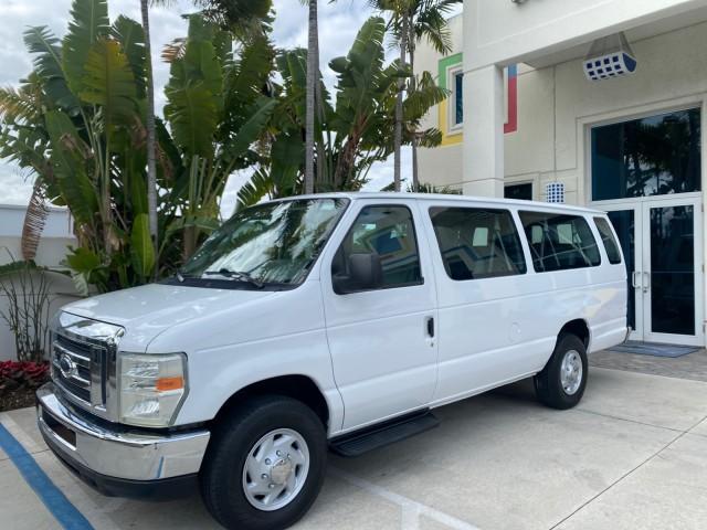 2008 Oxford White /Medium Flint Ford Econoline Wagon XLT 15 PASSENGERS E350 CLEAN (1FBSS31L78D) with an 5.4L EFI V8 Engine engine, Automatic transmission, located at 4701 North Dixie Hwy, Pompano Beach, FL, 33064, (954) 422-2889, 26.240938, -80.123474 - OUR WEBPAGE FLORIDACARS1.COM HAS OVER 100 PHOTOS AND FREE CARFAX LINK 2008 FORD E-SERIES E-350 SD XLT 15 PASSENGER VIN: 1FBSS31L78DA45023 1 F B S S 3 1 L 7 8 D A 4 5 0 2 3 VAN 5.4L V8 F SOHC 16V GASOLINE REAR WHEEL DRIVE Features ABS Brakes Air Conditioning AM/FM Stereo Automatic Transmission Barn D - Photo#29