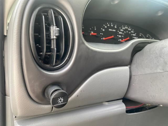 2008 Oxford White /Medium Flint Ford Econoline Wagon XLT 15 PASSENGERS E350 CLEAN (1FBSS31L78D) with an 5.4L EFI V8 Engine engine, Automatic transmission, located at 4701 North Dixie Hwy, Pompano Beach, FL, 33064, (954) 422-2889, 26.240938, -80.123474 - OUR WEBPAGE FLORIDACARS1.COM HAS OVER 100 PHOTOS AND FREE CARFAX LINK 2008 FORD E-SERIES E-350 SD XLT 15 PASSENGER VIN: 1FBSS31L78DA45023 1 F B S S 3 1 L 7 8 D A 4 5 0 2 3 VAN 5.4L V8 F SOHC 16V GASOLINE REAR WHEEL DRIVE Features ABS Brakes Air Conditioning AM/FM Stereo Automatic Transmission Barn D - Photo#54