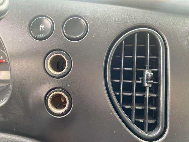 2008 Oxford White /Medium Flint Ford Econoline Wagon XLT 15 PASSENGERS E350 CLEAN (1FBSS31L78D) with an 5.4L EFI V8 Engine engine, Automatic transmission, located at 4701 North Dixie Hwy, Pompano Beach, FL, 33064, (954) 422-2889, 26.240938, -80.123474 - OUR WEBPAGE FLORIDACARS1.COM HAS OVER 100 PHOTOS AND FREE CARFAX LINK 2008 FORD E-SERIES E-350 SD XLT 15 PASSENGER VIN: 1FBSS31L78DA45023 1 F B S S 3 1 L 7 8 D A 4 5 0 2 3 VAN 5.4L V8 F SOHC 16V GASOLINE REAR WHEEL DRIVE Features ABS Brakes Air Conditioning AM/FM Stereo Automatic Transmission Barn D - Photo#58