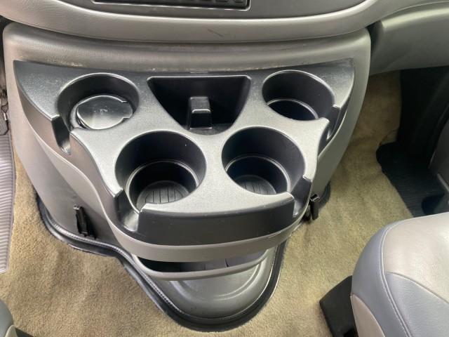 2008 Oxford White /Medium Flint Ford Econoline Wagon XLT 15 PASSENGERS E350 CLEAN (1FBSS31L78D) with an 5.4L EFI V8 Engine engine, Automatic transmission, located at 4701 North Dixie Hwy, Pompano Beach, FL, 33064, (954) 422-2889, 26.240938, -80.123474 - OUR WEBPAGE FLORIDACARS1.COM HAS OVER 100 PHOTOS AND FREE CARFAX LINK 2008 FORD E-SERIES E-350 SD XLT 15 PASSENGER VIN: 1FBSS31L78DA45023 1 F B S S 3 1 L 7 8 D A 4 5 0 2 3 VAN 5.4L V8 F SOHC 16V GASOLINE REAR WHEEL DRIVE Features ABS Brakes Air Conditioning AM/FM Stereo Automatic Transmission Barn D - Photo#61