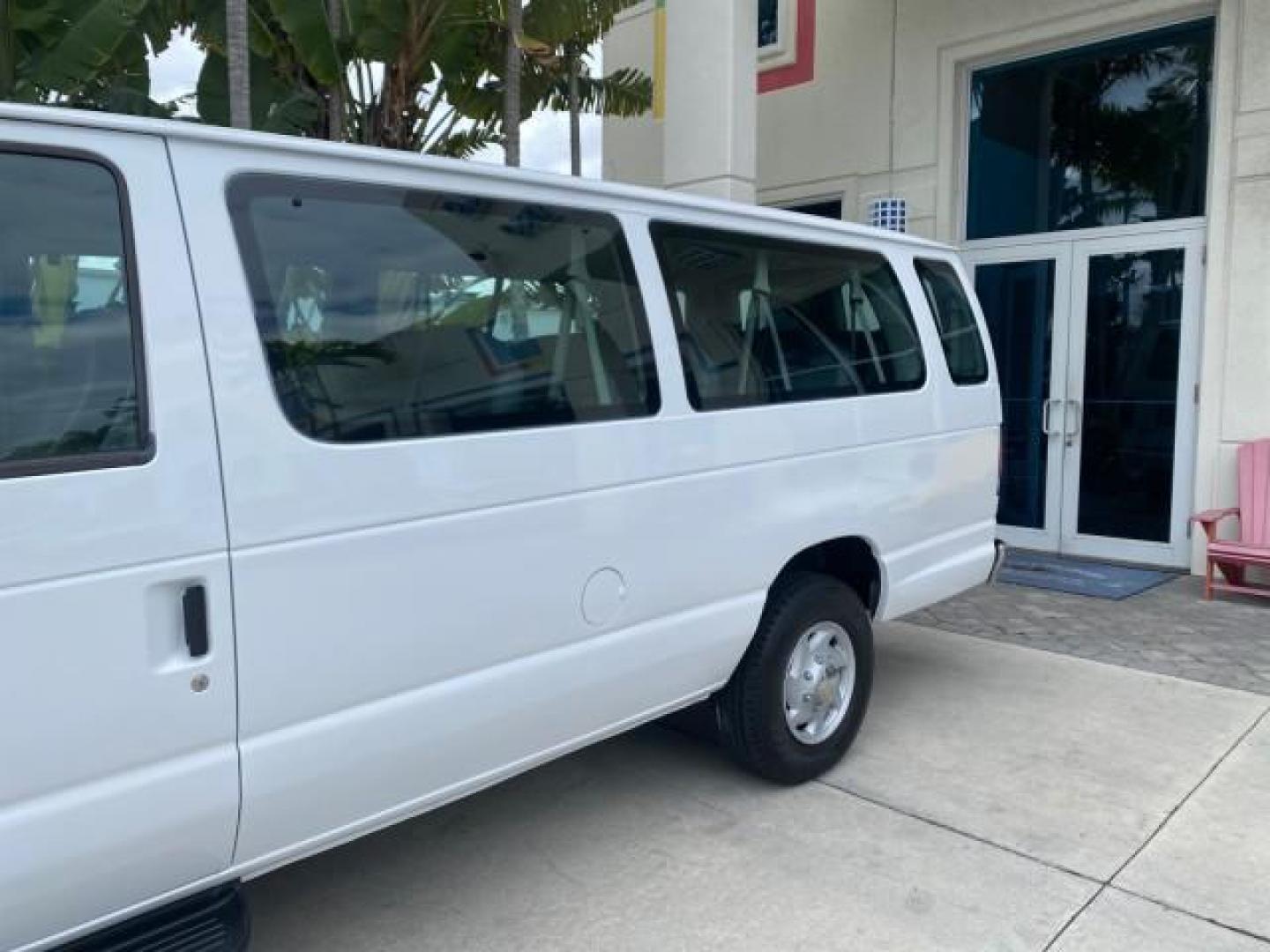 2008 Oxford White /Medium Flint Ford Econoline Wagon XLT 15 PASSENGERS E350 CLEAN (1FBSS31L78D) with an 5.4L EFI V8 Engine engine, Automatic transmission, located at 4701 North Dixie Hwy, Pompano Beach, FL, 33064, (954) 422-2889, 26.240938, -80.123474 - OUR WEBPAGE FLORIDACARS1.COM HAS OVER 100 PHOTOS AND FREE CARFAX LINK 2008 FORD E-SERIES E-350 SD XLT 15 PASSENGER VIN: 1FBSS31L78DA45023 1 F B S S 3 1 L 7 8 D A 4 5 0 2 3 VAN 5.4L V8 F SOHC 16V GASOLINE REAR WHEEL DRIVE Features ABS Brakes Air Conditioning AM/FM Stereo Automatic Transmission Barn D- Photo#93