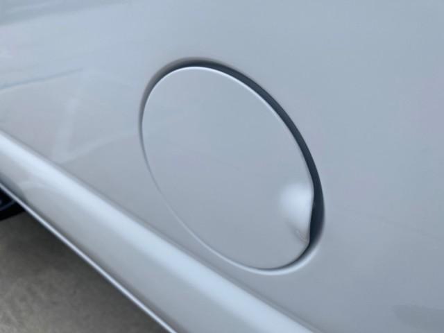 2008 Oxford White /Medium Flint Ford Econoline Wagon XLT 15 PASSENGERS E350 CLEAN (1FBSS31L78D) with an 5.4L EFI V8 Engine engine, Automatic transmission, located at 4701 North Dixie Hwy, Pompano Beach, FL, 33064, (954) 422-2889, 26.240938, -80.123474 - OUR WEBPAGE FLORIDACARS1.COM HAS OVER 100 PHOTOS AND FREE CARFAX LINK 2008 FORD E-SERIES E-350 SD XLT 15 PASSENGER VIN: 1FBSS31L78DA45023 1 F B S S 3 1 L 7 8 D A 4 5 0 2 3 VAN 5.4L V8 F SOHC 16V GASOLINE REAR WHEEL DRIVE Features ABS Brakes Air Conditioning AM/FM Stereo Automatic Transmission Barn D - Photo#95