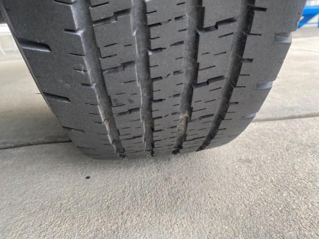 2008 Oxford White /Medium Flint Ford Econoline Wagon XLT 15 PASSENGERS E350 CLEAN (1FBSS31L78D) with an 5.4L EFI V8 Engine engine, Automatic transmission, located at 4701 North Dixie Hwy, Pompano Beach, FL, 33064, (954) 422-2889, 26.240938, -80.123474 - OUR WEBPAGE FLORIDACARS1.COM HAS OVER 100 PHOTOS AND FREE CARFAX LINK 2008 FORD E-SERIES E-350 SD XLT 15 PASSENGER VIN: 1FBSS31L78DA45023 1 F B S S 3 1 L 7 8 D A 4 5 0 2 3 VAN 5.4L V8 F SOHC 16V GASOLINE REAR WHEEL DRIVE Features ABS Brakes Air Conditioning AM/FM Stereo Automatic Transmission Barn D - Photo#98