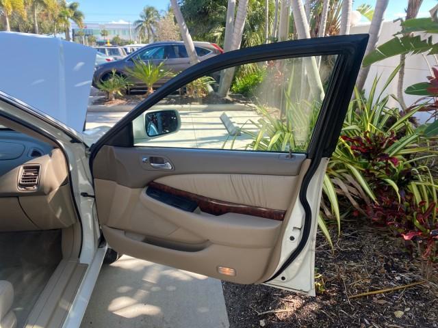 2003 White Diamond /Parchment Acura TL LOW MILES 54,758 1 OWNER FLORIDA (19UUA56673A) with an 3.2L SOHC PGM-FI 24-Valve V6 Engine engine, Automatic transmission, located at 4701 North Dixie Hwy, Pompano Beach, FL, 33064, (954) 422-2889, 26.240938, -80.123474 - OUR WEBPAGE FLORIDACARS1.COM HAS OVER 100 PHOTOS AND FREE CARFAX LINK 2003 ACURA TL 3.2 1 OWNER VIN: 19UUA56673A005753 1 9 U U A 5 6 6 7 3 A 0 0 5 7 5 3 SEDAN 4 DR 3.2L V6 F SOHC 24V GASOLINE 29 MPG FRONT WHEEL DRIVE Features ABS Brakes Air Conditioning Alloy Wheels AM/FM Stereo Automatic Transmissi - Photo#11