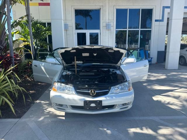 2003 White Diamond /Parchment Acura TL LOW MILES 54,758 1 OWNER FLORIDA (19UUA56673A) with an 3.2L SOHC PGM-FI 24-Valve V6 Engine engine, Automatic transmission, located at 4701 North Dixie Hwy, Pompano Beach, FL, 33064, (954) 422-2889, 26.240938, -80.123474 - OUR WEBPAGE FLORIDACARS1.COM HAS OVER 100 PHOTOS AND FREE CARFAX LINK 2003 ACURA TL 3.2 1 OWNER VIN: 19UUA56673A005753 1 9 U U A 5 6 6 7 3 A 0 0 5 7 5 3 SEDAN 4 DR 3.2L V6 F SOHC 24V GASOLINE 29 MPG FRONT WHEEL DRIVE Features ABS Brakes Air Conditioning Alloy Wheels AM/FM Stereo Automatic Transmissi - Photo#16