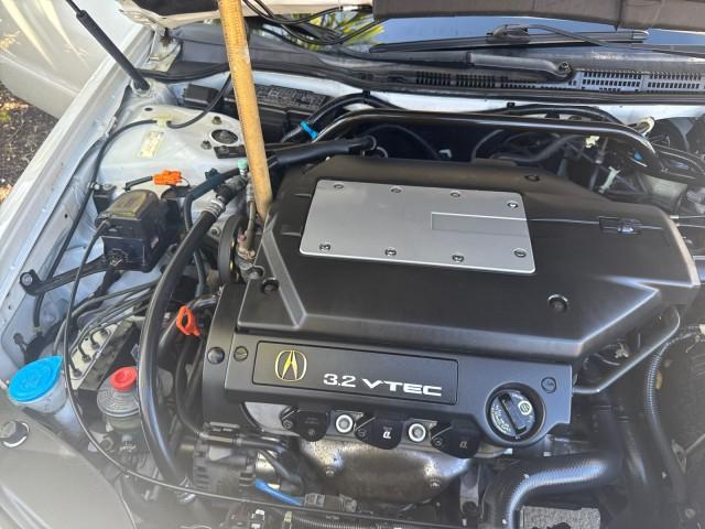 2003 White Diamond /Parchment Acura TL LOW MILES 54,758 1 OWNER FLORIDA (19UUA56673A) with an 3.2L SOHC PGM-FI 24-Valve V6 Engine engine, Automatic transmission, located at 4701 North Dixie Hwy, Pompano Beach, FL, 33064, (954) 422-2889, 26.240938, -80.123474 - OUR WEBPAGE FLORIDACARS1.COM HAS OVER 100 PHOTOS AND FREE CARFAX LINK 2003 ACURA TL 3.2 1 OWNER VIN: 19UUA56673A005753 1 9 U U A 5 6 6 7 3 A 0 0 5 7 5 3 SEDAN 4 DR 3.2L V6 F SOHC 24V GASOLINE 29 MPG FRONT WHEEL DRIVE Features ABS Brakes Air Conditioning Alloy Wheels AM/FM Stereo Automatic Transmissi - Photo#24