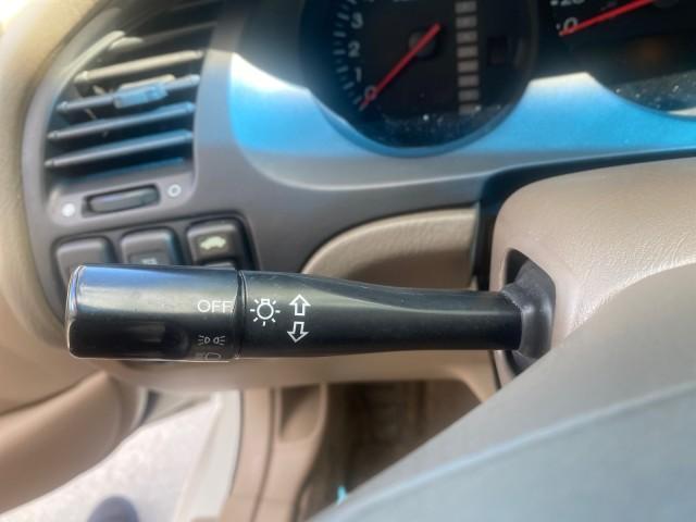 2003 White Diamond /Parchment Acura TL LOW MILES 54,758 1 OWNER FLORIDA (19UUA56673A) with an 3.2L SOHC PGM-FI 24-Valve V6 Engine engine, Automatic transmission, located at 4701 North Dixie Hwy, Pompano Beach, FL, 33064, (954) 422-2889, 26.240938, -80.123474 - OUR WEBPAGE FLORIDACARS1.COM HAS OVER 100 PHOTOS AND FREE CARFAX LINK 2003 ACURA TL 3.2 1 OWNER VIN: 19UUA56673A005753 1 9 U U A 5 6 6 7 3 A 0 0 5 7 5 3 SEDAN 4 DR 3.2L V6 F SOHC 24V GASOLINE 29 MPG FRONT WHEEL DRIVE Features ABS Brakes Air Conditioning Alloy Wheels AM/FM Stereo Automatic Transmissi - Photo#52