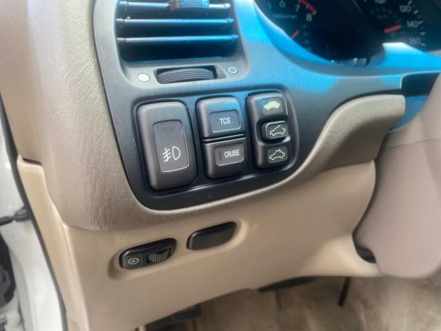 2003 White Diamond /Parchment Acura TL LOW MILES 54,758 1 OWNER FLORIDA (19UUA56673A) with an 3.2L SOHC PGM-FI 24-Valve V6 Engine engine, Automatic transmission, located at 4701 North Dixie Hwy, Pompano Beach, FL, 33064, (954) 422-2889, 26.240938, -80.123474 - OUR WEBPAGE FLORIDACARS1.COM HAS OVER 100 PHOTOS AND FREE CARFAX LINK 2003 ACURA TL 3.2 1 OWNER VIN: 19UUA56673A005753 1 9 U U A 5 6 6 7 3 A 0 0 5 7 5 3 SEDAN 4 DR 3.2L V6 F SOHC 24V GASOLINE 29 MPG FRONT WHEEL DRIVE Features ABS Brakes Air Conditioning Alloy Wheels AM/FM Stereo Automatic Transmissi - Photo#54