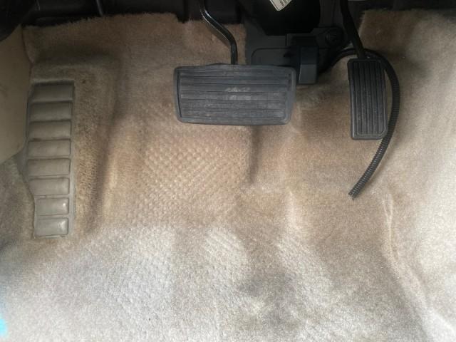 2003 White Diamond /Parchment Acura TL LOW MILES 54,758 1 OWNER FLORIDA (19UUA56673A) with an 3.2L SOHC PGM-FI 24-Valve V6 Engine engine, Automatic transmission, located at 4701 North Dixie Hwy, Pompano Beach, FL, 33064, (954) 422-2889, 26.240938, -80.123474 - OUR WEBPAGE FLORIDACARS1.COM HAS OVER 100 PHOTOS AND FREE CARFAX LINK 2003 ACURA TL 3.2 1 OWNER VIN: 19UUA56673A005753 1 9 U U A 5 6 6 7 3 A 0 0 5 7 5 3 SEDAN 4 DR 3.2L V6 F SOHC 24V GASOLINE 29 MPG FRONT WHEEL DRIVE Features ABS Brakes Air Conditioning Alloy Wheels AM/FM Stereo Automatic Transmissi - Photo#55