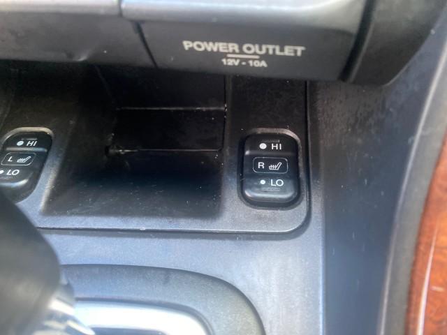 2003 White Diamond /Parchment Acura TL LOW MILES 54,758 1 OWNER FLORIDA (19UUA56673A) with an 3.2L SOHC PGM-FI 24-Valve V6 Engine engine, Automatic transmission, located at 4701 North Dixie Hwy, Pompano Beach, FL, 33064, (954) 422-2889, 26.240938, -80.123474 - OUR WEBPAGE FLORIDACARS1.COM HAS OVER 100 PHOTOS AND FREE CARFAX LINK 2003 ACURA TL 3.2 1 OWNER VIN: 19UUA56673A005753 1 9 U U A 5 6 6 7 3 A 0 0 5 7 5 3 SEDAN 4 DR 3.2L V6 F SOHC 24V GASOLINE 29 MPG FRONT WHEEL DRIVE Features ABS Brakes Air Conditioning Alloy Wheels AM/FM Stereo Automatic Transmissi - Photo#63