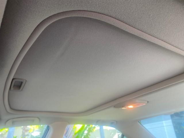 2003 White Diamond /Parchment Acura TL LOW MILES 54,758 1 OWNER FLORIDA (19UUA56673A) with an 3.2L SOHC PGM-FI 24-Valve V6 Engine engine, Automatic transmission, located at 4701 North Dixie Hwy, Pompano Beach, FL, 33064, (954) 422-2889, 26.240938, -80.123474 - OUR WEBPAGE FLORIDACARS1.COM HAS OVER 100 PHOTOS AND FREE CARFAX LINK 2003 ACURA TL 3.2 1 OWNER VIN: 19UUA56673A005753 1 9 U U A 5 6 6 7 3 A 0 0 5 7 5 3 SEDAN 4 DR 3.2L V6 F SOHC 24V GASOLINE 29 MPG FRONT WHEEL DRIVE Features ABS Brakes Air Conditioning Alloy Wheels AM/FM Stereo Automatic Transmissi - Photo#76