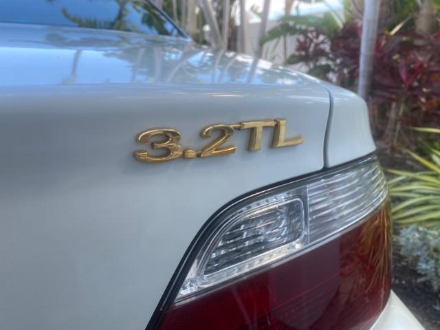 2003 White Diamond /Parchment Acura TL LOW MILES 54,758 1 OWNER FLORIDA (19UUA56673A) with an 3.2L SOHC PGM-FI 24-Valve V6 Engine engine, Automatic transmission, located at 4701 North Dixie Hwy, Pompano Beach, FL, 33064, (954) 422-2889, 26.240938, -80.123474 - OUR WEBPAGE FLORIDACARS1.COM HAS OVER 100 PHOTOS AND FREE CARFAX LINK 2003 ACURA TL 3.2 1 OWNER VIN: 19UUA56673A005753 1 9 U U A 5 6 6 7 3 A 0 0 5 7 5 3 SEDAN 4 DR 3.2L V6 F SOHC 24V GASOLINE 29 MPG FRONT WHEEL DRIVE Features ABS Brakes Air Conditioning Alloy Wheels AM/FM Stereo Automatic Transmissi - Photo#98