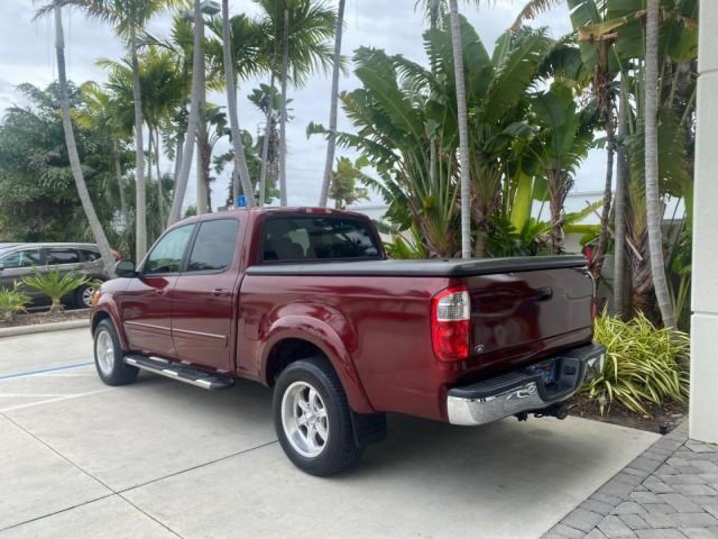 2006 Salsa Red Pearl /Taupe Toyota Tundra SR5 4 DR CREW LOW MILES 93,838 (5TBET34156S) with an 4.7L DOHC SEFI 32-Valve i-Force V8 Engine engine, Automatic transmission, located at 4701 North Dixie Hwy, Pompano Beach, FL, 33064, (954) 422-2889, 26.240938, -80.123474 - OUR WEBPAGE FLORIDACARS1.COM HAS OVER 100 PHOTOS AND FREE CARFAX LINK 2006 TOYOTA TUNDRA SR5 X-SP RACING APPERANCE PCKG - VERY HARD TO FIND IN LEATHER VIN: 5TBET34156S560824 5 T B E T 3 4 1 5 6 S 5 6 0 8 2 4 4 DOOR EXTENDED CAB PICKUP 4.7L V8 F DOHC 32V GASOLINE 19 MPG REAR WHEEL DRIVE Features 20 I - Photo#32