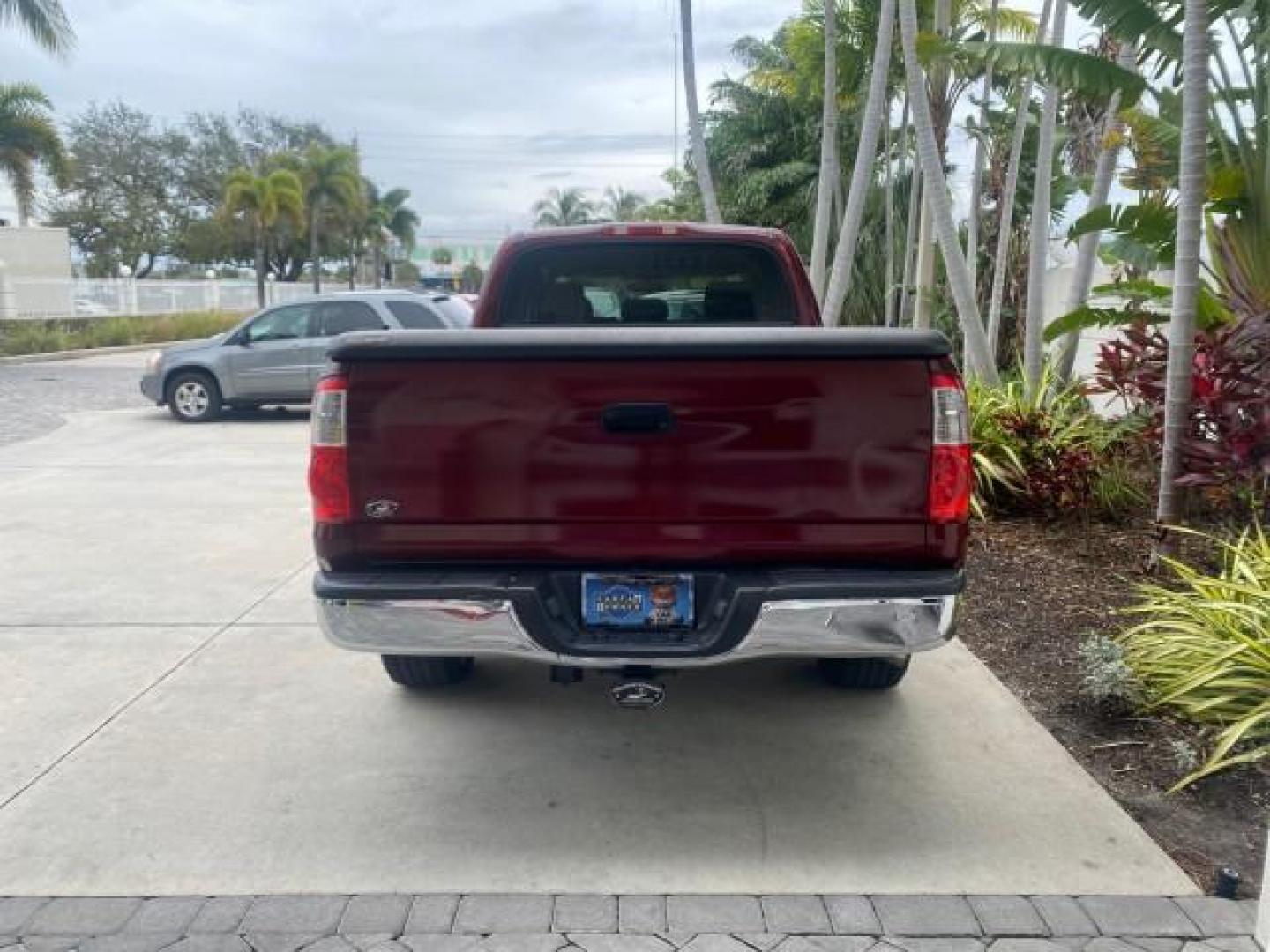 2006 Salsa Red Pearl /Taupe Toyota Tundra SR5 4 DR CREW LOW MILES 93,838 (5TBET34156S) with an 4.7L DOHC SEFI 32-Valve i-Force V8 Engine engine, Automatic transmission, located at 4701 North Dixie Hwy, Pompano Beach, FL, 33064, (954) 422-2889, 26.240938, -80.123474 - OUR WEBPAGE FLORIDACARS1.COM HAS OVER 100 PHOTOS AND FREE CARFAX LINK 2006 TOYOTA TUNDRA SR5 X-SP RACING APPERANCE PCKG - VERY HARD TO FIND IN LEATHER VIN: 5TBET34156S560824 5 T B E T 3 4 1 5 6 S 5 6 0 8 2 4 4 DOOR EXTENDED CAB PICKUP 4.7L V8 F DOHC 32V GASOLINE 19 MPG REAR WHEEL DRIVE Features 20 I - Photo#34
