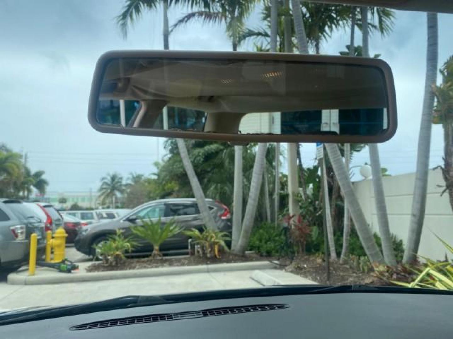 2002 Indigo Blue Pearl /Beige Volkswagen Golf GL LOW MILES 39,298 1 OWNER (9BWBB61J824) with an 2.0L SOHC SMPI I4 Engine engine, Automatic transmission, located at 4701 North Dixie Hwy, Pompano Beach, FL, 33064, (954) 422-2889, 26.240938, -80.123474 - OUR WEBPAGE FLORIDACARS1.COM HAS OVER 100 PHOTOS AND FREE CARFAX LINK 2002 VOLKSWAGEN GOLF GL 1 OWNER HATCHBACK VIN: 9BWBB61J824068531 9 B W B B 6 1 J 8 2 4 0 6 8 5 3 1 HATCHBACK 2 DR 2.0L I4 F SOHC 8V GASOLINE 31 MPG FRONT WHEEL DRIVE Features ABS Brakes Air Conditioning AM/FM Stereo Automatic Tran - Photo#59
