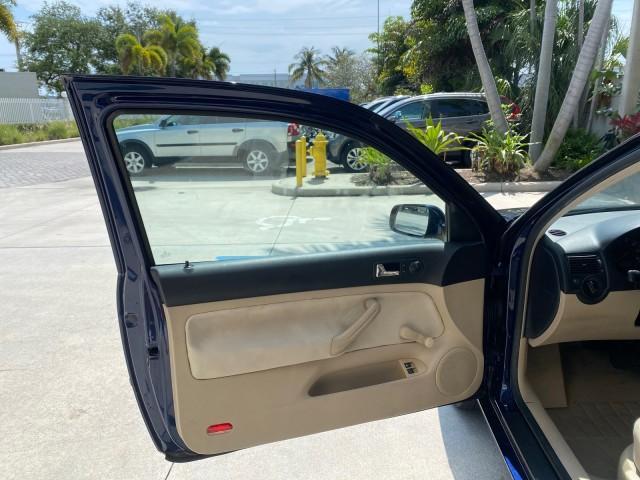 2002 Indigo Blue Pearl /Beige Volkswagen Golf GL LOW MILES 39,298 1 OWNER (9BWBB61J824) with an 2.0L SOHC SMPI I4 Engine engine, Automatic transmission, located at 4701 North Dixie Hwy, Pompano Beach, FL, 33064, (954) 422-2889, 26.240938, -80.123474 - OUR WEBPAGE FLORIDACARS1.COM HAS OVER 100 PHOTOS AND FREE CARFAX LINK 2002 VOLKSWAGEN GOLF GL 1 OWNER HATCHBACK VIN: 9BWBB61J824068531 9 B W B B 6 1 J 8 2 4 0 6 8 5 3 1 HATCHBACK 2 DR 2.0L I4 F SOHC 8V GASOLINE 31 MPG FRONT WHEEL DRIVE Features ABS Brakes Air Conditioning AM/FM Stereo Automatic Tran - Photo#9