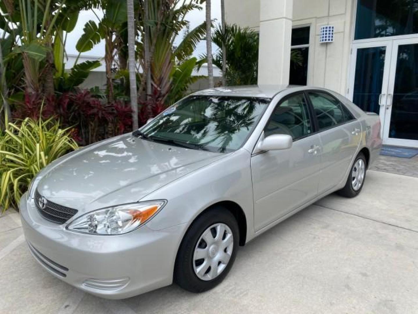 2002 Desert Sand Mica /Stone Toyota Camry LE 4CYL LOW MILES 43,045 1 OWNER (4T1BE32K72U) with an 2.4L Twin-Cam EFI 16-Valve 4-Cyl Engine engine, Automatic transmission, located at 4701 North Dixie Hwy, Pompano Beach, FL, 33064, (954) 422-2889, 26.240938, -80.123474 - OUR WEBPAGE FLORIDACARS1.COM HAS OVER 100 PHOTOS AND FREE CARFAX LINK 2002 TOYOTA CAMRY LE 1 OWNER NORTH CAROLINA RETIREE 40 SERVICES PAMPERED VIN: 4T1BE32K72U051836 4 T 1 B E 3 2 K 7 2 U 0 5 1 8 3 6 SEDAN 4 DR 2.4L I4 F DOHC 16V GASOLINE 32 MPG GREAT COMMUTER CAR VERY DEPENDABLE FRONT WHEEL DRIVE F - Photo#29