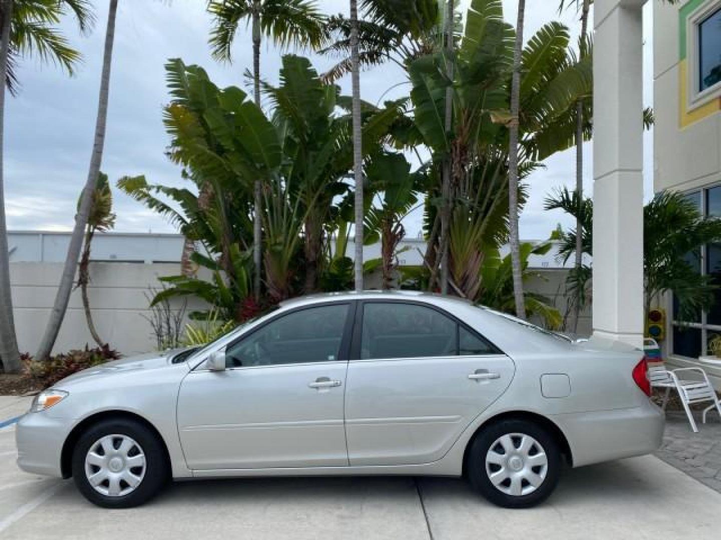 2002 Desert Sand Mica /Stone Toyota Camry LE 4CYL LOW MILES 43,045 1 OWNER (4T1BE32K72U) with an 2.4L Twin-Cam EFI 16-Valve 4-Cyl Engine engine, Automatic transmission, located at 4701 North Dixie Hwy, Pompano Beach, FL, 33064, (954) 422-2889, 26.240938, -80.123474 - OUR WEBPAGE FLORIDACARS1.COM HAS OVER 100 PHOTOS AND FREE CARFAX LINK 2002 TOYOTA CAMRY LE 1 OWNER NORTH CAROLINA RETIREE 40 SERVICES PAMPERED VIN: 4T1BE32K72U051836 4 T 1 B E 3 2 K 7 2 U 0 5 1 8 3 6 SEDAN 4 DR 2.4L I4 F DOHC 16V GASOLINE 32 MPG GREAT COMMUTER CAR VERY DEPENDABLE FRONT WHEEL DRIVE F - Photo#31