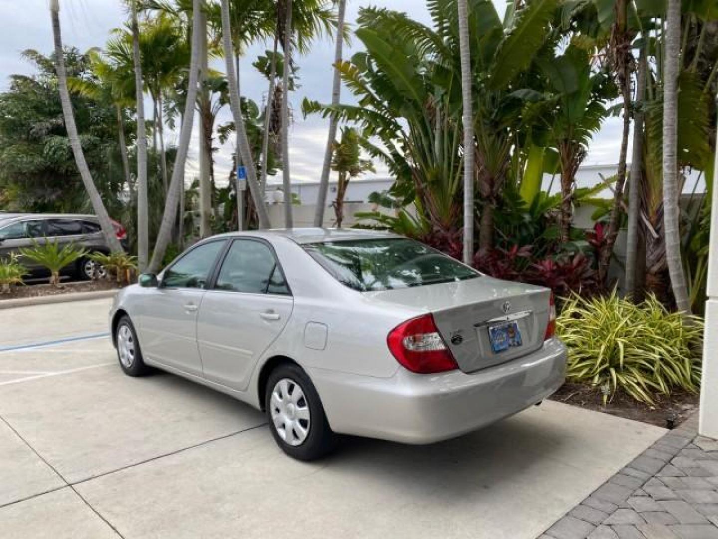 2002 Desert Sand Mica /Stone Toyota Camry LE 4CYL LOW MILES 43,045 1 OWNER (4T1BE32K72U) with an 2.4L Twin-Cam EFI 16-Valve 4-Cyl Engine engine, Automatic transmission, located at 4701 North Dixie Hwy, Pompano Beach, FL, 33064, (954) 422-2889, 26.240938, -80.123474 - OUR WEBPAGE FLORIDACARS1.COM HAS OVER 100 PHOTOS AND FREE CARFAX LINK 2002 TOYOTA CAMRY LE 1 OWNER NORTH CAROLINA RETIREE 40 SERVICES PAMPERED VIN: 4T1BE32K72U051836 4 T 1 B E 3 2 K 7 2 U 0 5 1 8 3 6 SEDAN 4 DR 2.4L I4 F DOHC 16V GASOLINE 32 MPG GREAT COMMUTER CAR VERY DEPENDABLE FRONT WHEEL DRIVE F - Photo#32