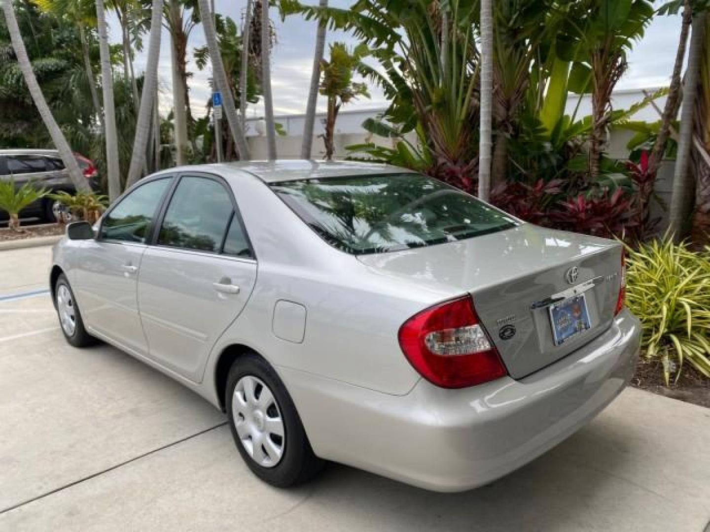 2002 Desert Sand Mica /Stone Toyota Camry LE 4CYL LOW MILES 43,045 1 OWNER (4T1BE32K72U) with an 2.4L Twin-Cam EFI 16-Valve 4-Cyl Engine engine, Automatic transmission, located at 4701 North Dixie Hwy, Pompano Beach, FL, 33064, (954) 422-2889, 26.240938, -80.123474 - OUR WEBPAGE FLORIDACARS1.COM HAS OVER 100 PHOTOS AND FREE CARFAX LINK 2002 TOYOTA CAMRY LE 1 OWNER NORTH CAROLINA RETIREE 40 SERVICES PAMPERED VIN: 4T1BE32K72U051836 4 T 1 B E 3 2 K 7 2 U 0 5 1 8 3 6 SEDAN 4 DR 2.4L I4 F DOHC 16V GASOLINE 32 MPG GREAT COMMUTER CAR VERY DEPENDABLE FRONT WHEEL DRIVE F - Photo#33