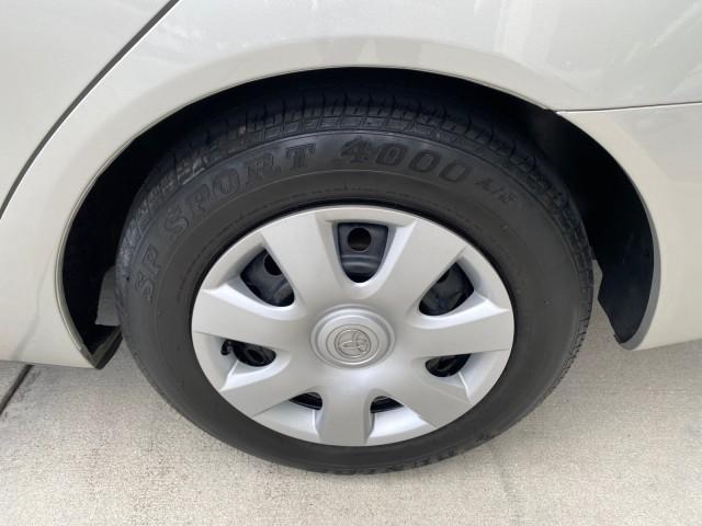 2002 Desert Sand Mica /Stone Toyota Camry LE 4CYL LOW MILES 43,045 1 OWNER (4T1BE32K72U) with an 2.4L Twin-Cam EFI 16-Valve 4-Cyl Engine engine, Automatic transmission, located at 4701 North Dixie Hwy, Pompano Beach, FL, 33064, (954) 422-2889, 26.240938, -80.123474 - OUR WEBPAGE FLORIDACARS1.COM HAS OVER 100 PHOTOS AND FREE CARFAX LINK 2002 TOYOTA CAMRY LE 1 OWNER NORTH CAROLINA RETIREE 40 SERVICES PAMPERED VIN: 4T1BE32K72U051836 4 T 1 B E 3 2 K 7 2 U 0 5 1 8 3 6 SEDAN 4 DR 2.4L I4 F DOHC 16V GASOLINE 32 MPG GREAT COMMUTER CAR VERY DEPENDABLE FRONT WHEEL DRIVE F - Photo#81