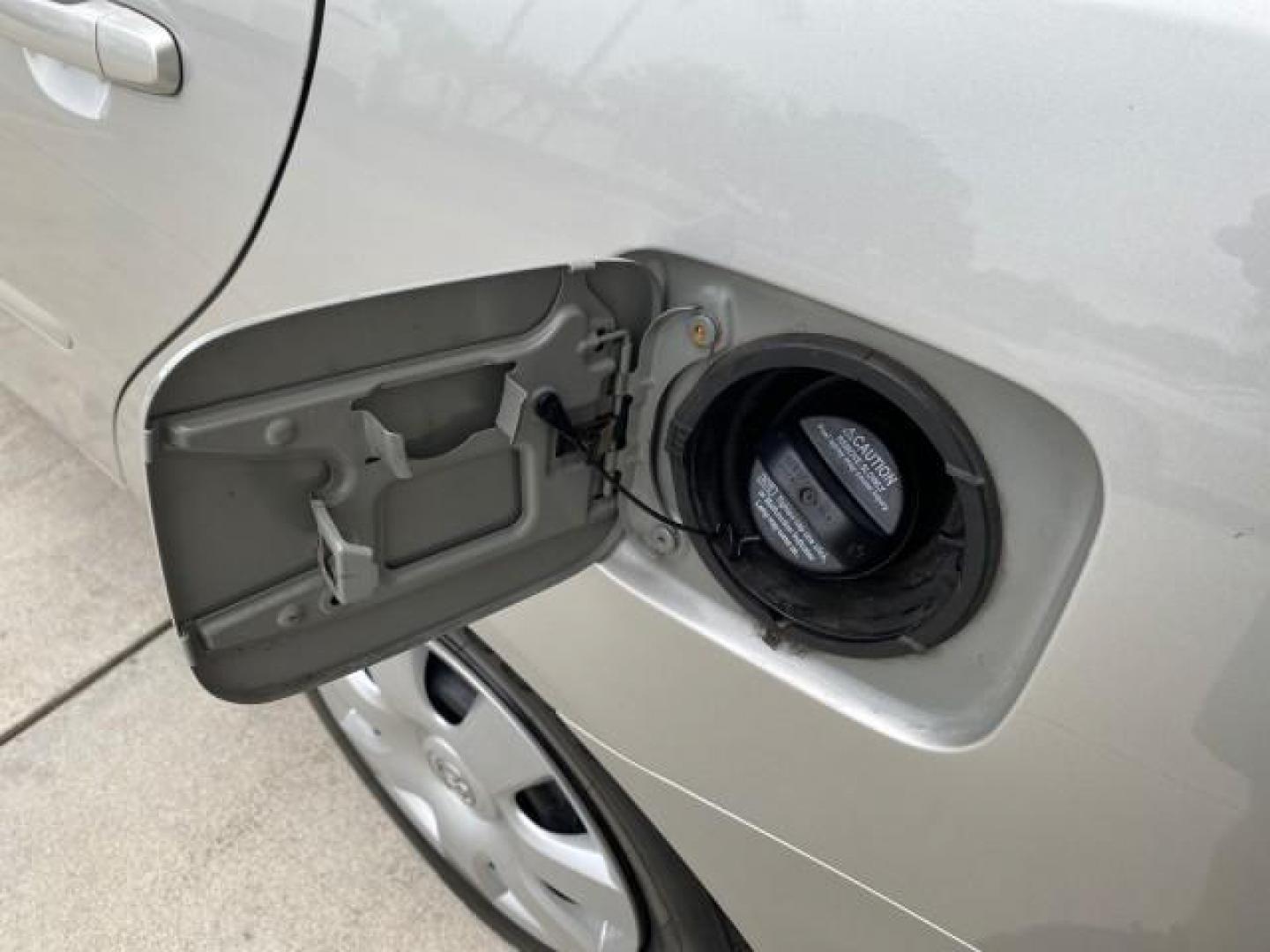 2002 Desert Sand Mica /Stone Toyota Camry LE 4CYL LOW MILES 43,045 1 OWNER (4T1BE32K72U) with an 2.4L Twin-Cam EFI 16-Valve 4-Cyl Engine engine, Automatic transmission, located at 4701 North Dixie Hwy, Pompano Beach, FL, 33064, (954) 422-2889, 26.240938, -80.123474 - OUR WEBPAGE FLORIDACARS1.COM HAS OVER 100 PHOTOS AND FREE CARFAX LINK 2002 TOYOTA CAMRY LE 1 OWNER NORTH CAROLINA RETIREE 40 SERVICES PAMPERED VIN: 4T1BE32K72U051836 4 T 1 B E 3 2 K 7 2 U 0 5 1 8 3 6 SEDAN 4 DR 2.4L I4 F DOHC 16V GASOLINE 32 MPG GREAT COMMUTER CAR VERY DEPENDABLE FRONT WHEEL DRIVE F - Photo#84