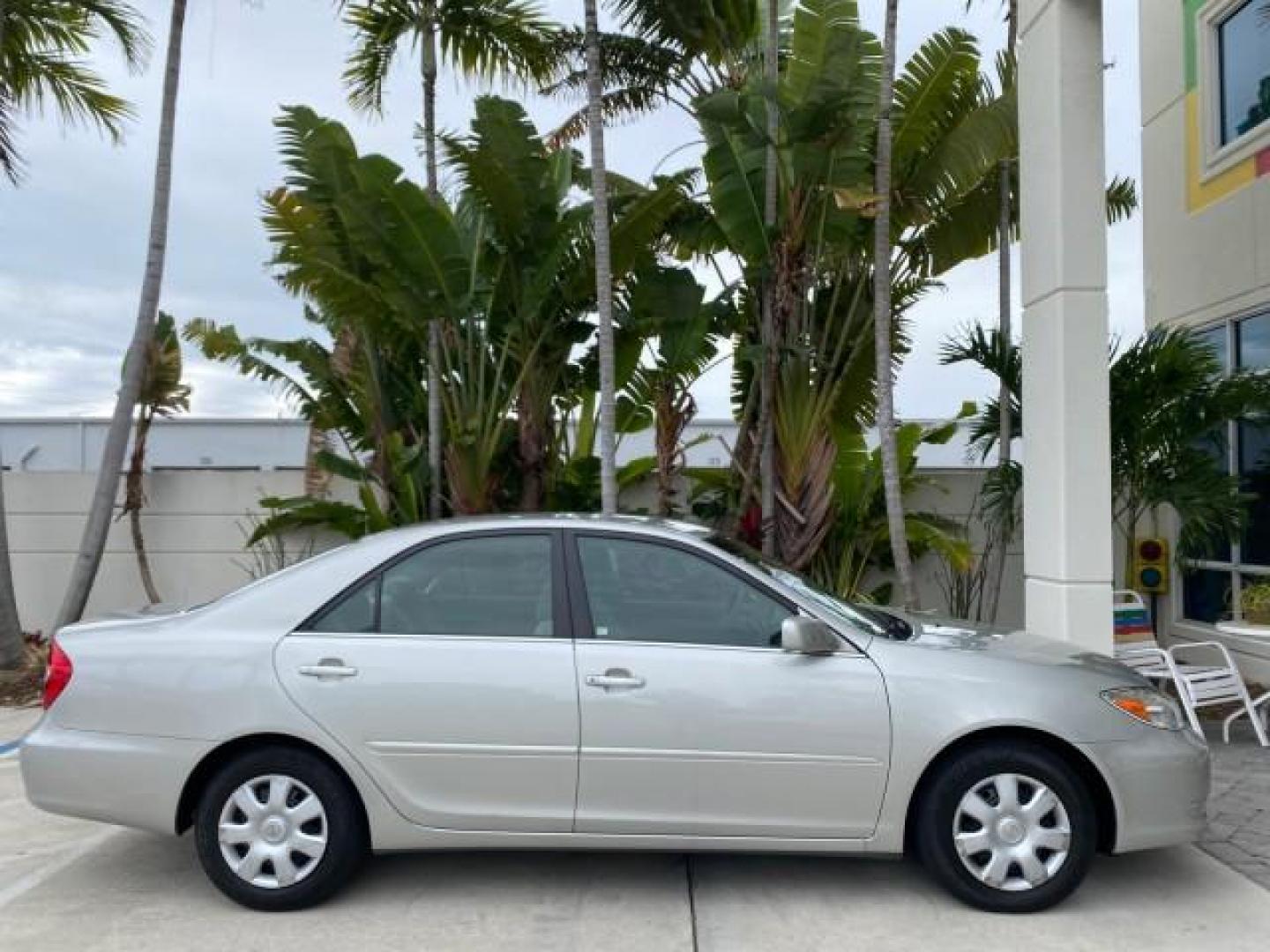 2002 Desert Sand Mica /Stone Toyota Camry LE 4CYL LOW MILES 43,045 1 OWNER (4T1BE32K72U) with an 2.4L Twin-Cam EFI 16-Valve 4-Cyl Engine engine, Automatic transmission, located at 4701 North Dixie Hwy, Pompano Beach, FL, 33064, (954) 422-2889, 26.240938, -80.123474 - OUR WEBPAGE FLORIDACARS1.COM HAS OVER 100 PHOTOS AND FREE CARFAX LINK 2002 TOYOTA CAMRY LE 1 OWNER NORTH CAROLINA RETIREE 40 SERVICES PAMPERED VIN: 4T1BE32K72U051836 4 T 1 B E 3 2 K 7 2 U 0 5 1 8 3 6 SEDAN 4 DR 2.4L I4 F DOHC 16V GASOLINE 32 MPG GREAT COMMUTER CAR VERY DEPENDABLE FRONT WHEEL DRIVE F - Photo#97