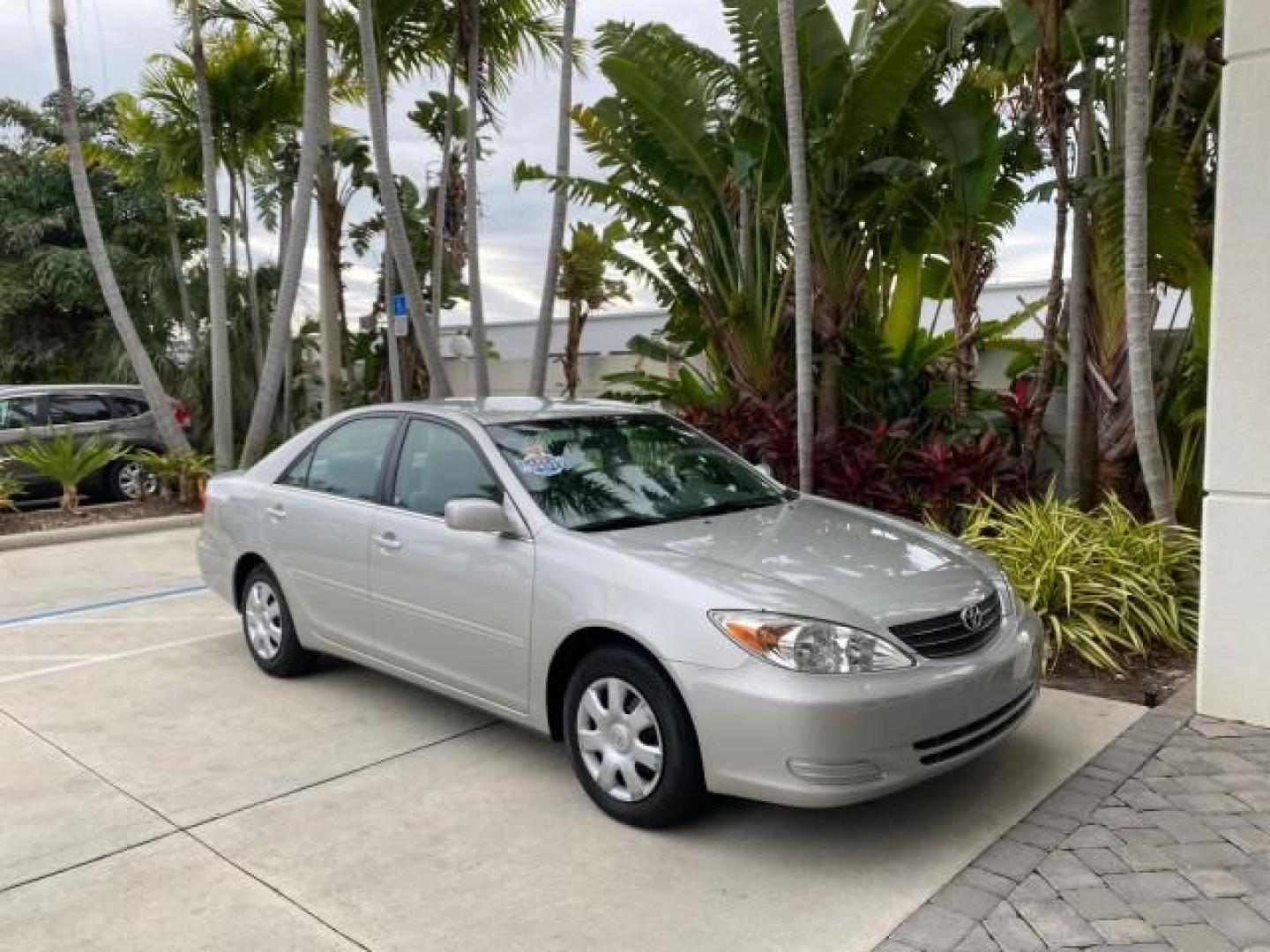 2002 Desert Sand Mica /Stone Toyota Camry LE 4CYL LOW MILES 43,045 1 OWNER (4T1BE32K72U) with an 2.4L Twin-Cam EFI 16-Valve 4-Cyl Engine engine, Automatic transmission, located at 4701 North Dixie Hwy, Pompano Beach, FL, 33064, (954) 422-2889, 26.240938, -80.123474 - OUR WEBPAGE FLORIDACARS1.COM HAS OVER 100 PHOTOS AND FREE CARFAX LINK 2002 TOYOTA CAMRY LE 1 OWNER NORTH CAROLINA RETIREE 40 SERVICES PAMPERED VIN: 4T1BE32K72U051836 4 T 1 B E 3 2 K 7 2 U 0 5 1 8 3 6 SEDAN 4 DR 2.4L I4 F DOHC 16V GASOLINE 32 MPG GREAT COMMUTER CAR VERY DEPENDABLE FRONT WHEEL DRIVE F - Photo#98