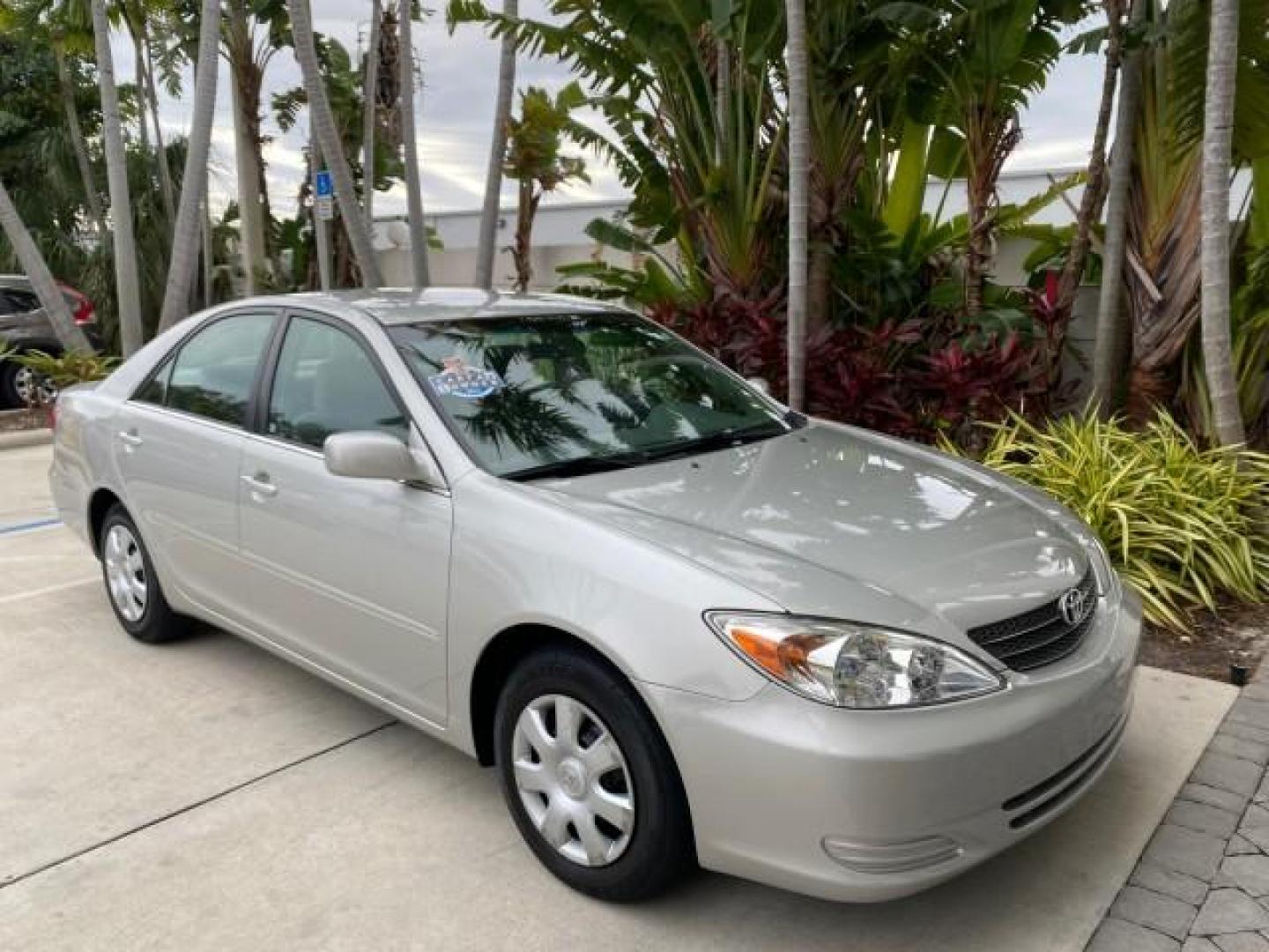 2002 Desert Sand Mica /Stone Toyota Camry LE 4CYL LOW MILES 43,045 1 OWNER (4T1BE32K72U) with an 2.4L Twin-Cam EFI 16-Valve 4-Cyl Engine engine, Automatic transmission, located at 4701 North Dixie Hwy, Pompano Beach, FL, 33064, (954) 422-2889, 26.240938, -80.123474 - OUR WEBPAGE FLORIDACARS1.COM HAS OVER 100 PHOTOS AND FREE CARFAX LINK 2002 TOYOTA CAMRY LE 1 OWNER NORTH CAROLINA RETIREE 40 SERVICES PAMPERED VIN: 4T1BE32K72U051836 4 T 1 B E 3 2 K 7 2 U 0 5 1 8 3 6 SEDAN 4 DR 2.4L I4 F DOHC 16V GASOLINE 32 MPG GREAT COMMUTER CAR VERY DEPENDABLE FRONT WHEEL DRIVE F - Photo#99