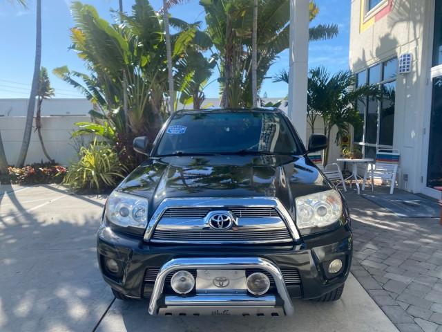2007 Galactic Gray Mica /Dark Charcoal Toyota 4Runner SR5 Sport LIMITED LEATHER (JTEZU14R278) with an 4.0L DOHC SMPI 24-Valve VVT-i V6 Engine engine, Automatic transmission, located at 4701 North Dixie Hwy, Pompano Beach, FL, 33064, (954) 422-2889, 26.240938, -80.123474 - OUR WEBPAGE FLORIDACARS1.COM HAS OVER 100 PHOTOS AND FREE CARFAX LINK 2007 TOYOTA 4RUNNER SR5 SPORT LIMITED LEATHER LOADED REAR WHEEL DRIVE WITH TOW PACKAGE VIN: JTEZU14R278075056 J T E Z U 1 4 R 2 7 8 0 7 5 0 5 6 4 DOOR WAGON/SPORT UTILITY 4.0L V6 F DOHC 24V GASOLINE 22 MPG REAR WHEEL DRIVE Feature - Photo#2