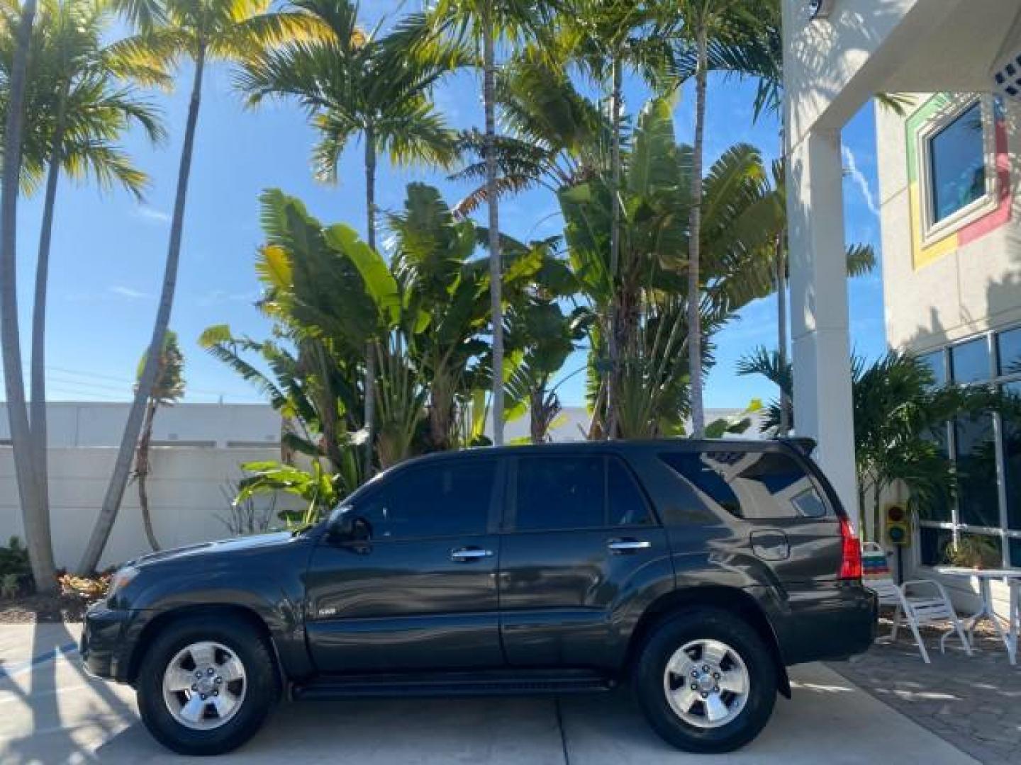 2007 Galactic Gray Mica /Dark Charcoal Toyota 4Runner SR5 Sport LIMITED LEATHER (JTEZU14R278) with an 4.0L DOHC SMPI 24-Valve VVT-i V6 Engine engine, Automatic transmission, located at 4701 North Dixie Hwy, Pompano Beach, FL, 33064, (954) 422-2889, 26.240938, -80.123474 - OUR WEBPAGE FLORIDACARS1.COM HAS OVER 100 PHOTOS AND FREE CARFAX LINK 2007 TOYOTA 4RUNNER SR5 SPORT LIMITED LEATHER LOADED REAR WHEEL DRIVE WITH TOW PACKAGE VIN: JTEZU14R278075056 J T E Z U 1 4 R 2 7 8 0 7 5 0 5 6 4 DOOR WAGON/SPORT UTILITY 4.0L V6 F DOHC 24V GASOLINE 22 MPG REAR WHEEL DRIVE Feature- Photo#4