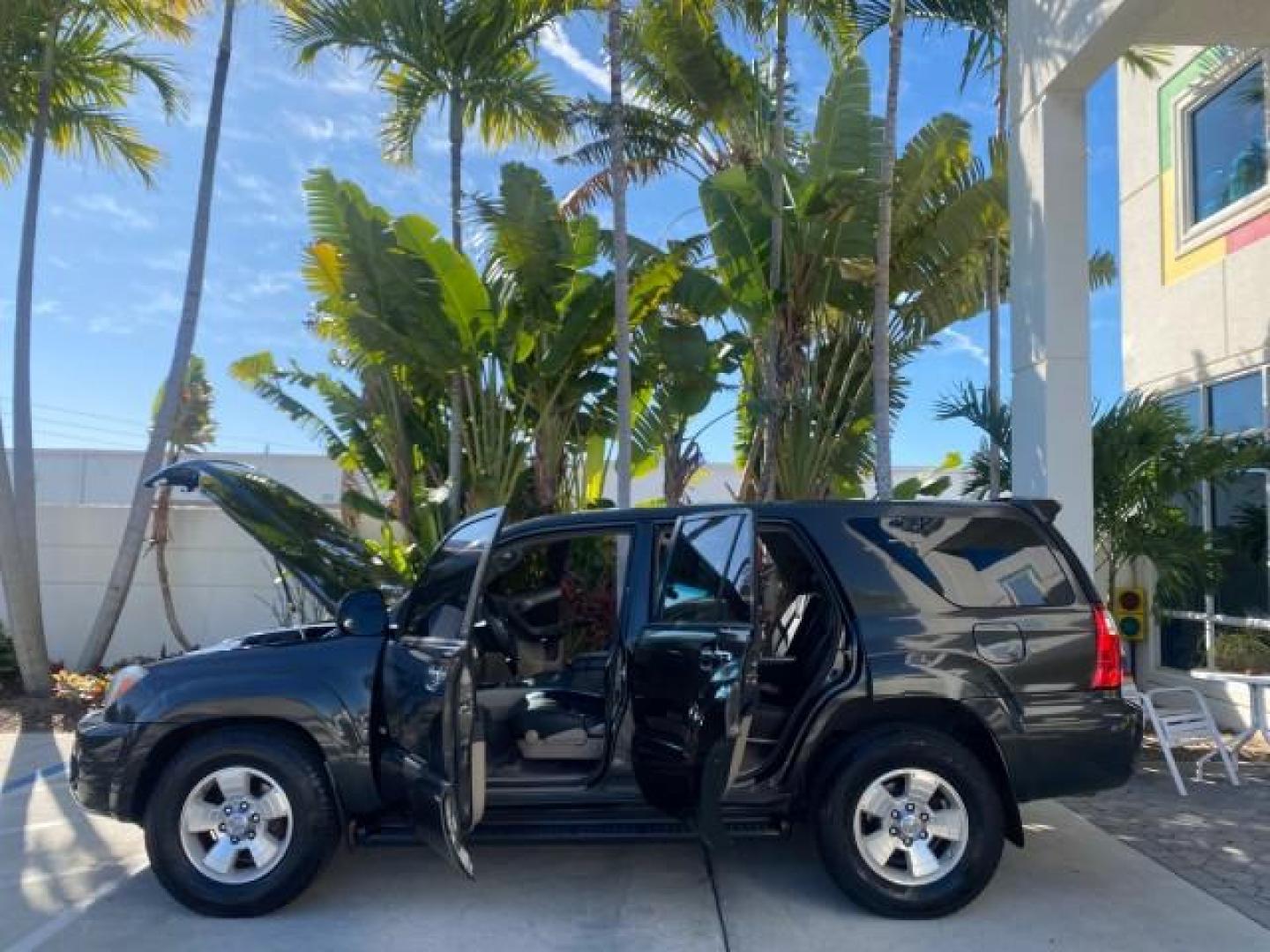 2007 Galactic Gray Mica /Dark Charcoal Toyota 4Runner SR5 Sport LIMITED LEATHER (JTEZU14R278) with an 4.0L DOHC SMPI 24-Valve VVT-i V6 Engine engine, Automatic transmission, located at 4701 North Dixie Hwy, Pompano Beach, FL, 33064, (954) 422-2889, 26.240938, -80.123474 - OUR WEBPAGE FLORIDACARS1.COM HAS OVER 100 PHOTOS AND FREE CARFAX LINK 2007 TOYOTA 4RUNNER SR5 SPORT LIMITED LEATHER LOADED REAR WHEEL DRIVE WITH TOW PACKAGE VIN: JTEZU14R278075056 J T E Z U 1 4 R 2 7 8 0 7 5 0 5 6 4 DOOR WAGON/SPORT UTILITY 4.0L V6 F DOHC 24V GASOLINE 22 MPG REAR WHEEL DRIVE Feature- Photo#8