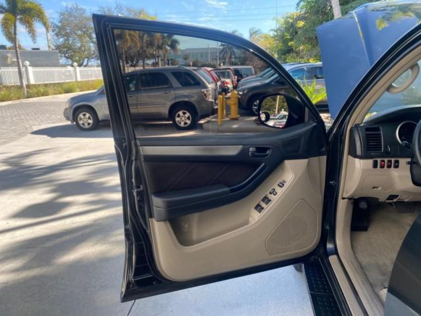 2007 Galactic Gray Mica /Dark Charcoal Toyota 4Runner SR5 Sport LIMITED LEATHER (JTEZU14R278) with an 4.0L DOHC SMPI 24-Valve VVT-i V6 Engine engine, Automatic transmission, located at 4701 North Dixie Hwy, Pompano Beach, FL, 33064, (954) 422-2889, 26.240938, -80.123474 - OUR WEBPAGE FLORIDACARS1.COM HAS OVER 100 PHOTOS AND FREE CARFAX LINK 2007 TOYOTA 4RUNNER SR5 SPORT LIMITED LEATHER LOADED REAR WHEEL DRIVE WITH TOW PACKAGE VIN: JTEZU14R278075056 J T E Z U 1 4 R 2 7 8 0 7 5 0 5 6 4 DOOR WAGON/SPORT UTILITY 4.0L V6 F DOHC 24V GASOLINE 22 MPG REAR WHEEL DRIVE Feature- Photo#9