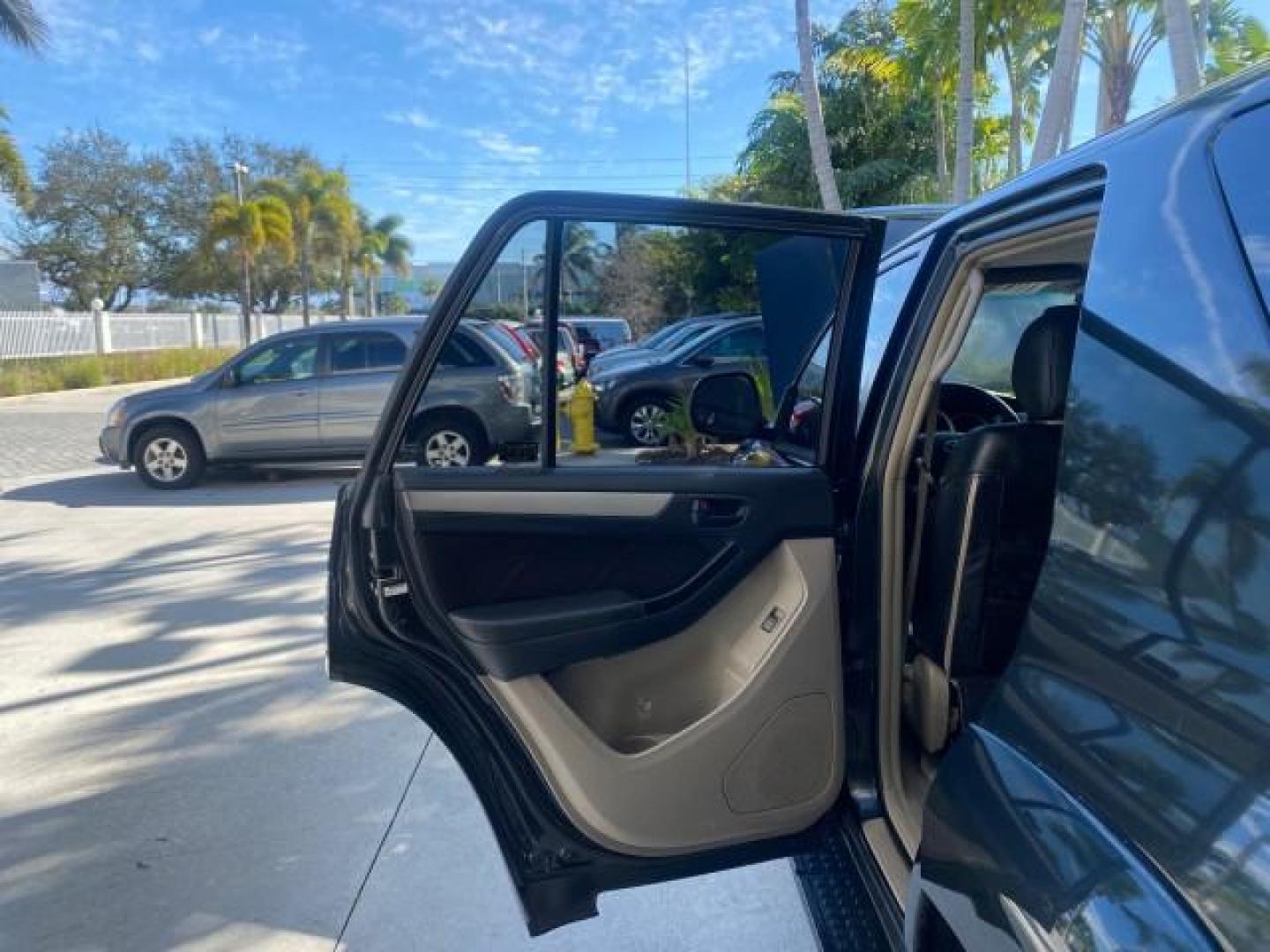 2007 Galactic Gray Mica /Dark Charcoal Toyota 4Runner SR5 Sport LIMITED LEATHER (JTEZU14R278) with an 4.0L DOHC SMPI 24-Valve VVT-i V6 Engine engine, Automatic transmission, located at 4701 North Dixie Hwy, Pompano Beach, FL, 33064, (954) 422-2889, 26.240938, -80.123474 - OUR WEBPAGE FLORIDACARS1.COM HAS OVER 100 PHOTOS AND FREE CARFAX LINK 2007 TOYOTA 4RUNNER SR5 SPORT LIMITED LEATHER LOADED REAR WHEEL DRIVE WITH TOW PACKAGE VIN: JTEZU14R278075056 J T E Z U 1 4 R 2 7 8 0 7 5 0 5 6 4 DOOR WAGON/SPORT UTILITY 4.0L V6 F DOHC 24V GASOLINE 22 MPG REAR WHEEL DRIVE Feature- Photo#13