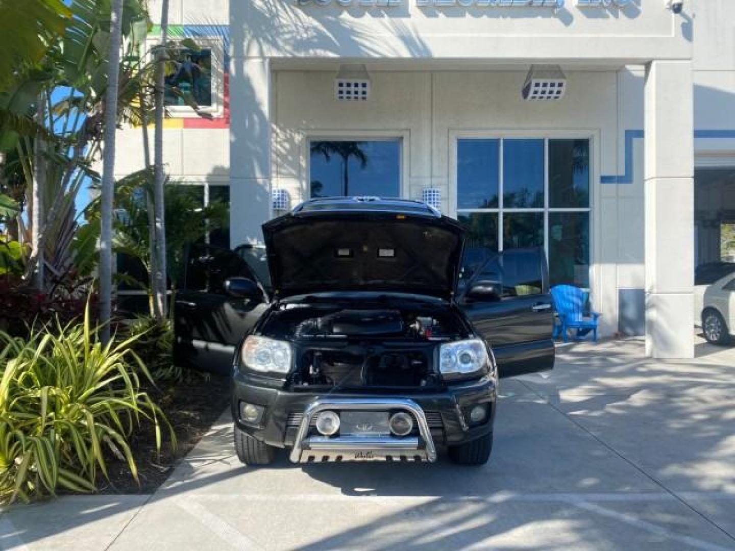 2007 Galactic Gray Mica /Dark Charcoal Toyota 4Runner SR5 Sport LIMITED LEATHER (JTEZU14R278) with an 4.0L DOHC SMPI 24-Valve VVT-i V6 Engine engine, Automatic transmission, located at 4701 North Dixie Hwy, Pompano Beach, FL, 33064, (954) 422-2889, 26.240938, -80.123474 - OUR WEBPAGE FLORIDACARS1.COM HAS OVER 100 PHOTOS AND FREE CARFAX LINK 2007 TOYOTA 4RUNNER SR5 SPORT LIMITED LEATHER LOADED REAR WHEEL DRIVE WITH TOW PACKAGE VIN: JTEZU14R278075056 J T E Z U 1 4 R 2 7 8 0 7 5 0 5 6 4 DOOR WAGON/SPORT UTILITY 4.0L V6 F DOHC 24V GASOLINE 22 MPG REAR WHEEL DRIVE Feature- Photo#16