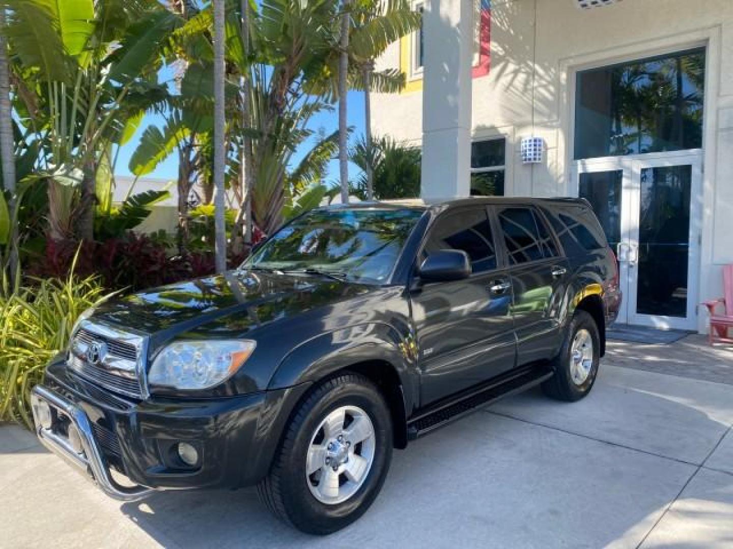 2007 Galactic Gray Mica /Dark Charcoal Toyota 4Runner SR5 Sport LIMITED LEATHER (JTEZU14R278) with an 4.0L DOHC SMPI 24-Valve VVT-i V6 Engine engine, Automatic transmission, located at 4701 North Dixie Hwy, Pompano Beach, FL, 33064, (954) 422-2889, 26.240938, -80.123474 - OUR WEBPAGE FLORIDACARS1.COM HAS OVER 100 PHOTOS AND FREE CARFAX LINK 2007 TOYOTA 4RUNNER SR5 SPORT LIMITED LEATHER LOADED REAR WHEEL DRIVE WITH TOW PACKAGE VIN: JTEZU14R278075056 J T E Z U 1 4 R 2 7 8 0 7 5 0 5 6 4 DOOR WAGON/SPORT UTILITY 4.0L V6 F DOHC 24V GASOLINE 22 MPG REAR WHEEL DRIVE Feature- Photo#29