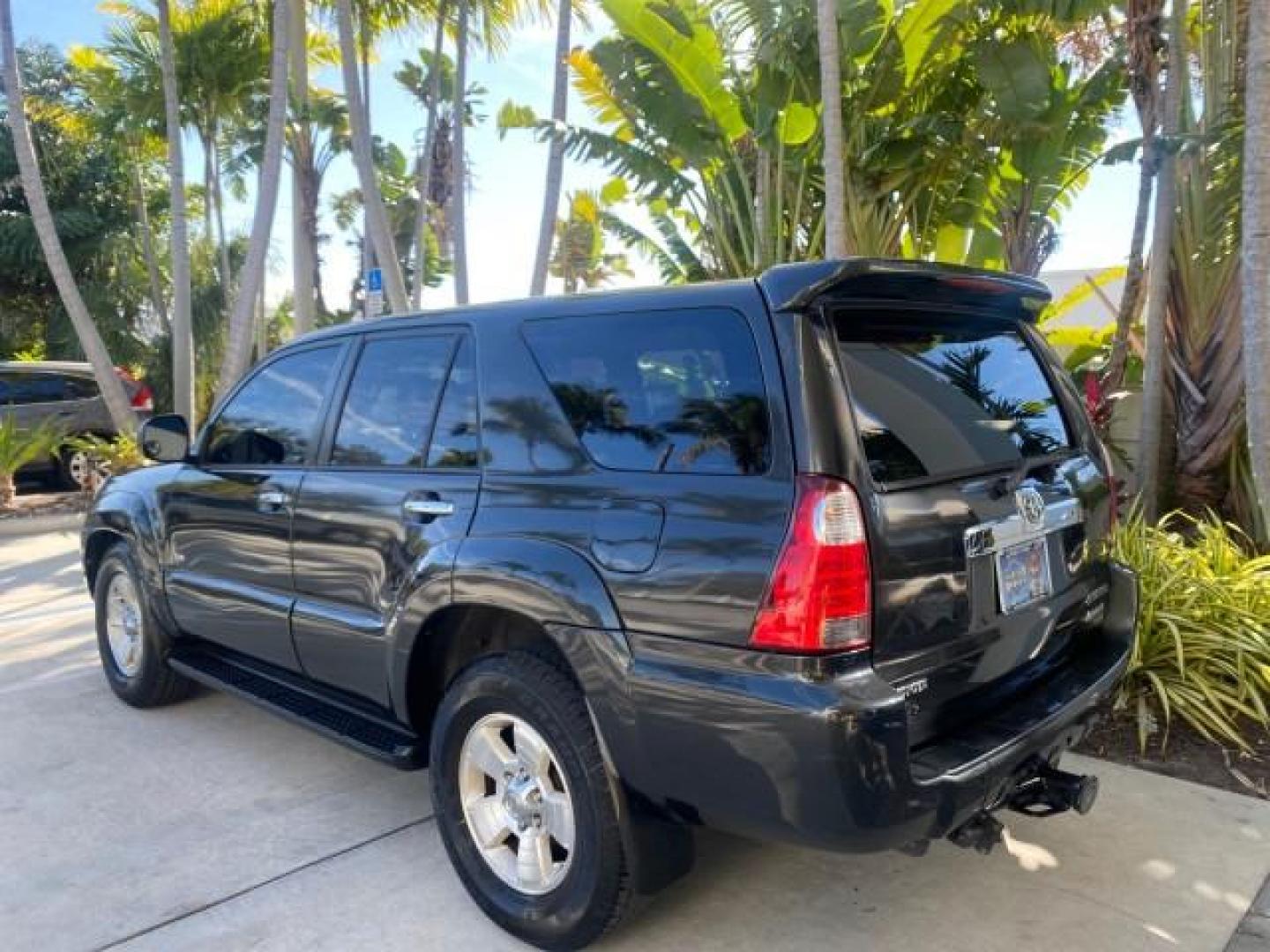 2007 Galactic Gray Mica /Dark Charcoal Toyota 4Runner SR5 Sport LIMITED LEATHER (JTEZU14R278) with an 4.0L DOHC SMPI 24-Valve VVT-i V6 Engine engine, Automatic transmission, located at 4701 North Dixie Hwy, Pompano Beach, FL, 33064, (954) 422-2889, 26.240938, -80.123474 - OUR WEBPAGE FLORIDACARS1.COM HAS OVER 100 PHOTOS AND FREE CARFAX LINK 2007 TOYOTA 4RUNNER SR5 SPORT LIMITED LEATHER LOADED REAR WHEEL DRIVE WITH TOW PACKAGE VIN: JTEZU14R278075056 J T E Z U 1 4 R 2 7 8 0 7 5 0 5 6 4 DOOR WAGON/SPORT UTILITY 4.0L V6 F DOHC 24V GASOLINE 22 MPG REAR WHEEL DRIVE Feature- Photo#33