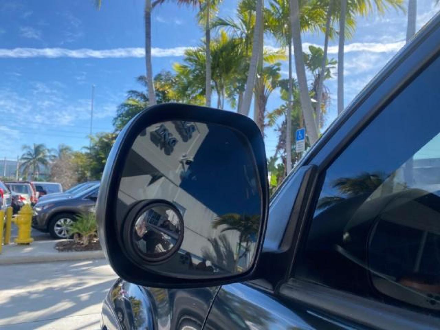 2007 Galactic Gray Mica /Dark Charcoal Toyota 4Runner SR5 Sport LIMITED LEATHER (JTEZU14R278) with an 4.0L DOHC SMPI 24-Valve VVT-i V6 Engine engine, Automatic transmission, located at 4701 North Dixie Hwy, Pompano Beach, FL, 33064, (954) 422-2889, 26.240938, -80.123474 - OUR WEBPAGE FLORIDACARS1.COM HAS OVER 100 PHOTOS AND FREE CARFAX LINK 2007 TOYOTA 4RUNNER SR5 SPORT LIMITED LEATHER LOADED REAR WHEEL DRIVE WITH TOW PACKAGE VIN: JTEZU14R278075056 J T E Z U 1 4 R 2 7 8 0 7 5 0 5 6 4 DOOR WAGON/SPORT UTILITY 4.0L V6 F DOHC 24V GASOLINE 22 MPG REAR WHEEL DRIVE Feature- Photo#38