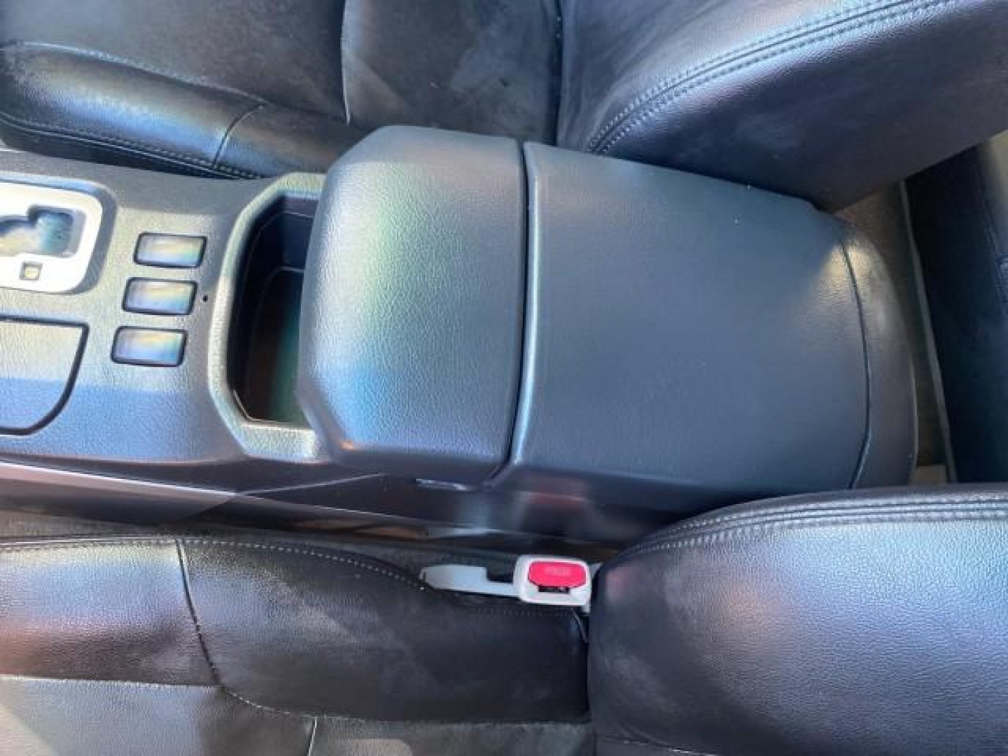 2007 Galactic Gray Mica /Dark Charcoal Toyota 4Runner SR5 Sport LIMITED LEATHER (JTEZU14R278) with an 4.0L DOHC SMPI 24-Valve VVT-i V6 Engine engine, Automatic transmission, located at 4701 North Dixie Hwy, Pompano Beach, FL, 33064, (954) 422-2889, 26.240938, -80.123474 - OUR WEBPAGE FLORIDACARS1.COM HAS OVER 100 PHOTOS AND FREE CARFAX LINK 2007 TOYOTA 4RUNNER SR5 SPORT LIMITED LEATHER LOADED REAR WHEEL DRIVE WITH TOW PACKAGE VIN: JTEZU14R278075056 J T E Z U 1 4 R 2 7 8 0 7 5 0 5 6 4 DOOR WAGON/SPORT UTILITY 4.0L V6 F DOHC 24V GASOLINE 22 MPG REAR WHEEL DRIVE Feature- Photo#60