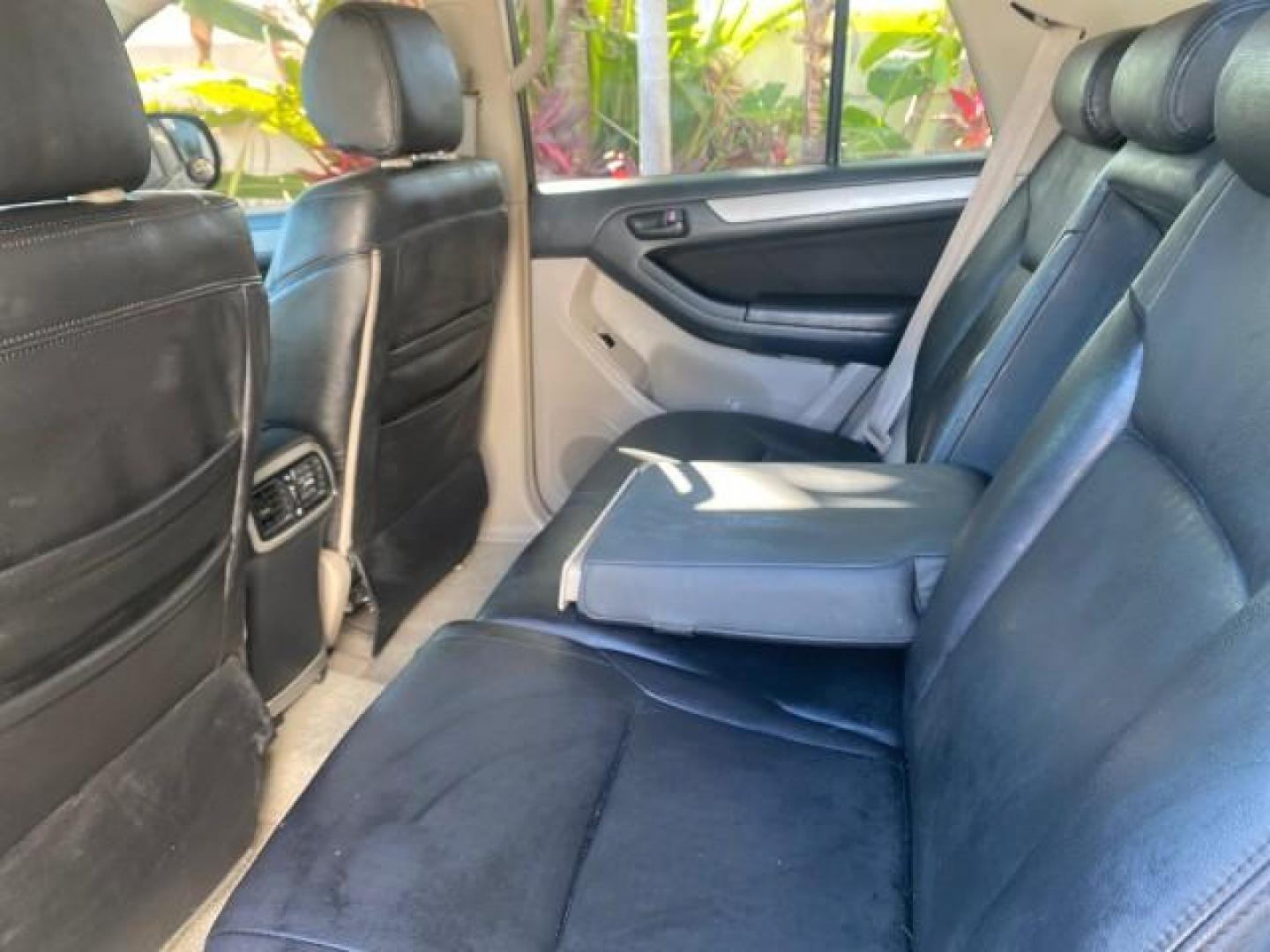 2007 Galactic Gray Mica /Dark Charcoal Toyota 4Runner SR5 Sport LIMITED LEATHER (JTEZU14R278) with an 4.0L DOHC SMPI 24-Valve VVT-i V6 Engine engine, Automatic transmission, located at 4701 North Dixie Hwy, Pompano Beach, FL, 33064, (954) 422-2889, 26.240938, -80.123474 - OUR WEBPAGE FLORIDACARS1.COM HAS OVER 100 PHOTOS AND FREE CARFAX LINK 2007 TOYOTA 4RUNNER SR5 SPORT LIMITED LEATHER LOADED REAR WHEEL DRIVE WITH TOW PACKAGE VIN: JTEZU14R278075056 J T E Z U 1 4 R 2 7 8 0 7 5 0 5 6 4 DOOR WAGON/SPORT UTILITY 4.0L V6 F DOHC 24V GASOLINE 22 MPG REAR WHEEL DRIVE Feature- Photo#73