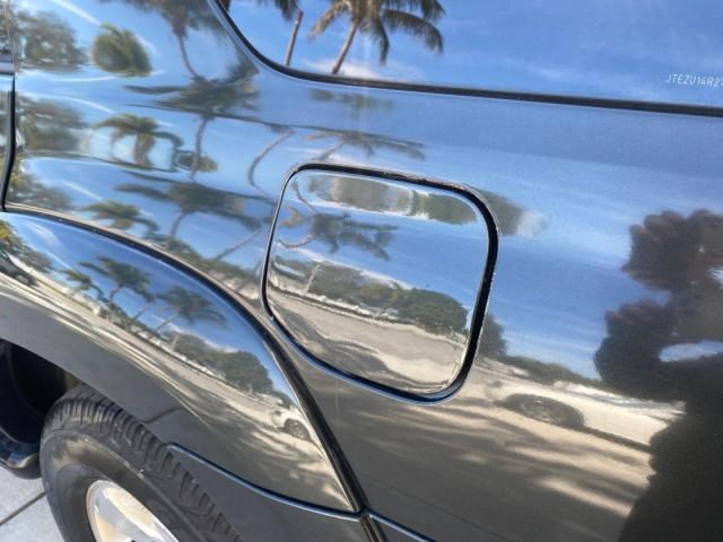 2007 Galactic Gray Mica /Dark Charcoal Toyota 4Runner SR5 Sport LIMITED LEATHER (JTEZU14R278) with an 4.0L DOHC SMPI 24-Valve VVT-i V6 Engine engine, Automatic transmission, located at 4701 North Dixie Hwy, Pompano Beach, FL, 33064, (954) 422-2889, 26.240938, -80.123474 - OUR WEBPAGE FLORIDACARS1.COM HAS OVER 100 PHOTOS AND FREE CARFAX LINK 2007 TOYOTA 4RUNNER SR5 SPORT LIMITED LEATHER LOADED REAR WHEEL DRIVE WITH TOW PACKAGE VIN: JTEZU14R278075056 J T E Z U 1 4 R 2 7 8 0 7 5 0 5 6 4 DOOR WAGON/SPORT UTILITY 4.0L V6 F DOHC 24V GASOLINE 22 MPG REAR WHEEL DRIVE Feature- Photo#82