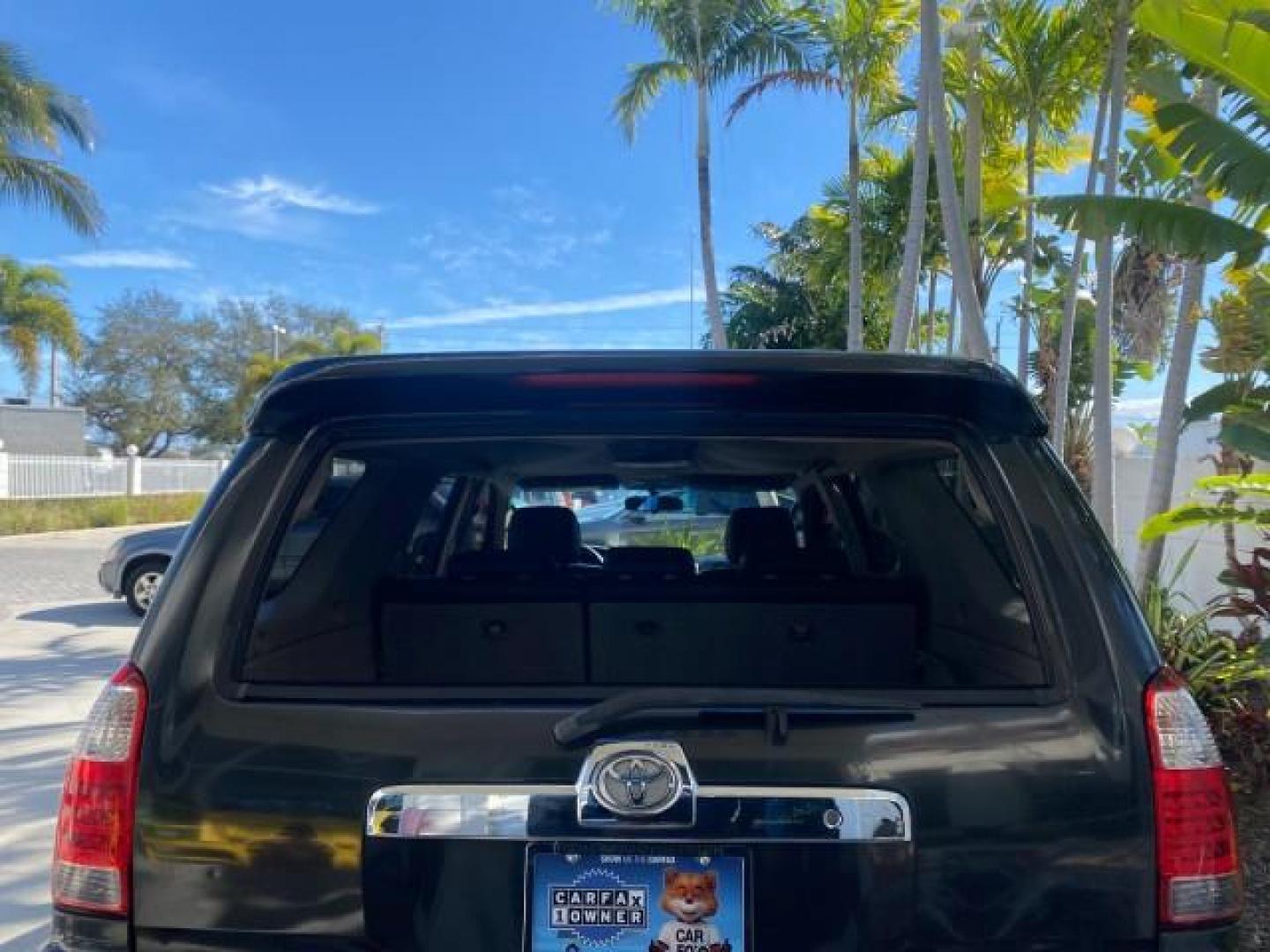 2007 Galactic Gray Mica /Dark Charcoal Toyota 4Runner SR5 Sport LIMITED LEATHER (JTEZU14R278) with an 4.0L DOHC SMPI 24-Valve VVT-i V6 Engine engine, Automatic transmission, located at 4701 North Dixie Hwy, Pompano Beach, FL, 33064, (954) 422-2889, 26.240938, -80.123474 - OUR WEBPAGE FLORIDACARS1.COM HAS OVER 100 PHOTOS AND FREE CARFAX LINK 2007 TOYOTA 4RUNNER SR5 SPORT LIMITED LEATHER LOADED REAR WHEEL DRIVE WITH TOW PACKAGE VIN: JTEZU14R278075056 J T E Z U 1 4 R 2 7 8 0 7 5 0 5 6 4 DOOR WAGON/SPORT UTILITY 4.0L V6 F DOHC 24V GASOLINE 22 MPG REAR WHEEL DRIVE Feature- Photo#86