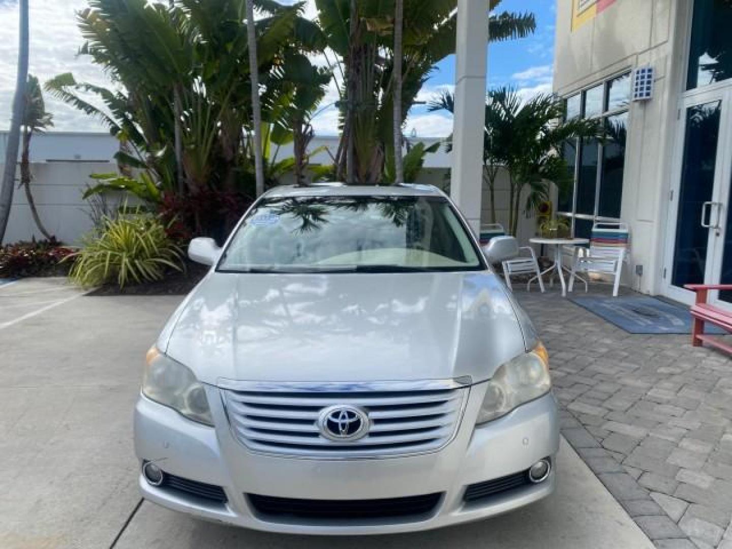 2009 Classic Silver Metallic /Graphite Toyota Avalon XLS LOW MILES 38,036 1 OWNER (4T1BK36B09U) with an 3.5L DOHC EFI 24-Valve V6 Engine engine, Automatic transmission, located at 4701 North Dixie Hwy, Pompano Beach, FL, 33064, (954) 422-2889, 26.240938, -80.123474 - OUR WEBPAGE FLORIDACARS1.COM HAS OVER 100 PHOTOS AND FREE CARFAX LINK 2009 TOYOTA AVALON XLS 1 OWNER FLORIDA SUNROOF LEATHER LIKE NEW VIN: 4T1BK36B09U347729 4 T 1 B K 3 6 B 0 9 U 3 4 7 7 2 9 SEDAN 4 DR 3.5L V6 F DOHC 24V GASOLINE 28 MPG FRONT WHEEL DRIVE Features ABS Brakes Air Conditioning Alloy Wh - Photo#2