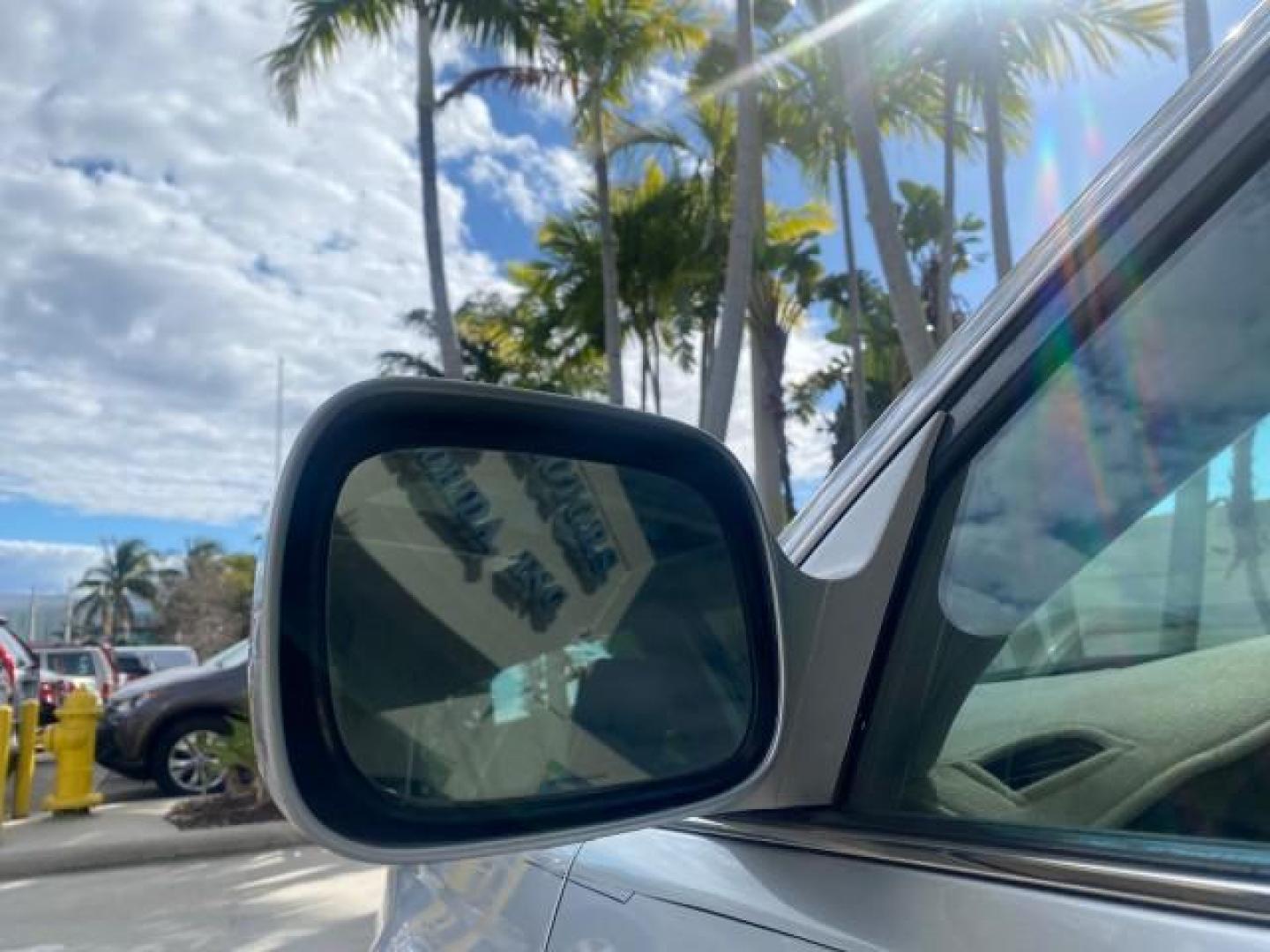 2009 Classic Silver Metallic /Graphite Toyota Avalon XLS LOW MILES 38,036 1 OWNER (4T1BK36B09U) with an 3.5L DOHC EFI 24-Valve V6 Engine engine, Automatic transmission, located at 4701 North Dixie Hwy, Pompano Beach, FL, 33064, (954) 422-2889, 26.240938, -80.123474 - OUR WEBPAGE FLORIDACARS1.COM HAS OVER 100 PHOTOS AND FREE CARFAX LINK 2009 TOYOTA AVALON XLS 1 OWNER FLORIDA SUNROOF LEATHER LIKE NEW VIN: 4T1BK36B09U347729 4 T 1 B K 3 6 B 0 9 U 3 4 7 7 2 9 SEDAN 4 DR 3.5L V6 F DOHC 24V GASOLINE 28 MPG FRONT WHEEL DRIVE Features ABS Brakes Air Conditioning Alloy Wh - Photo#39