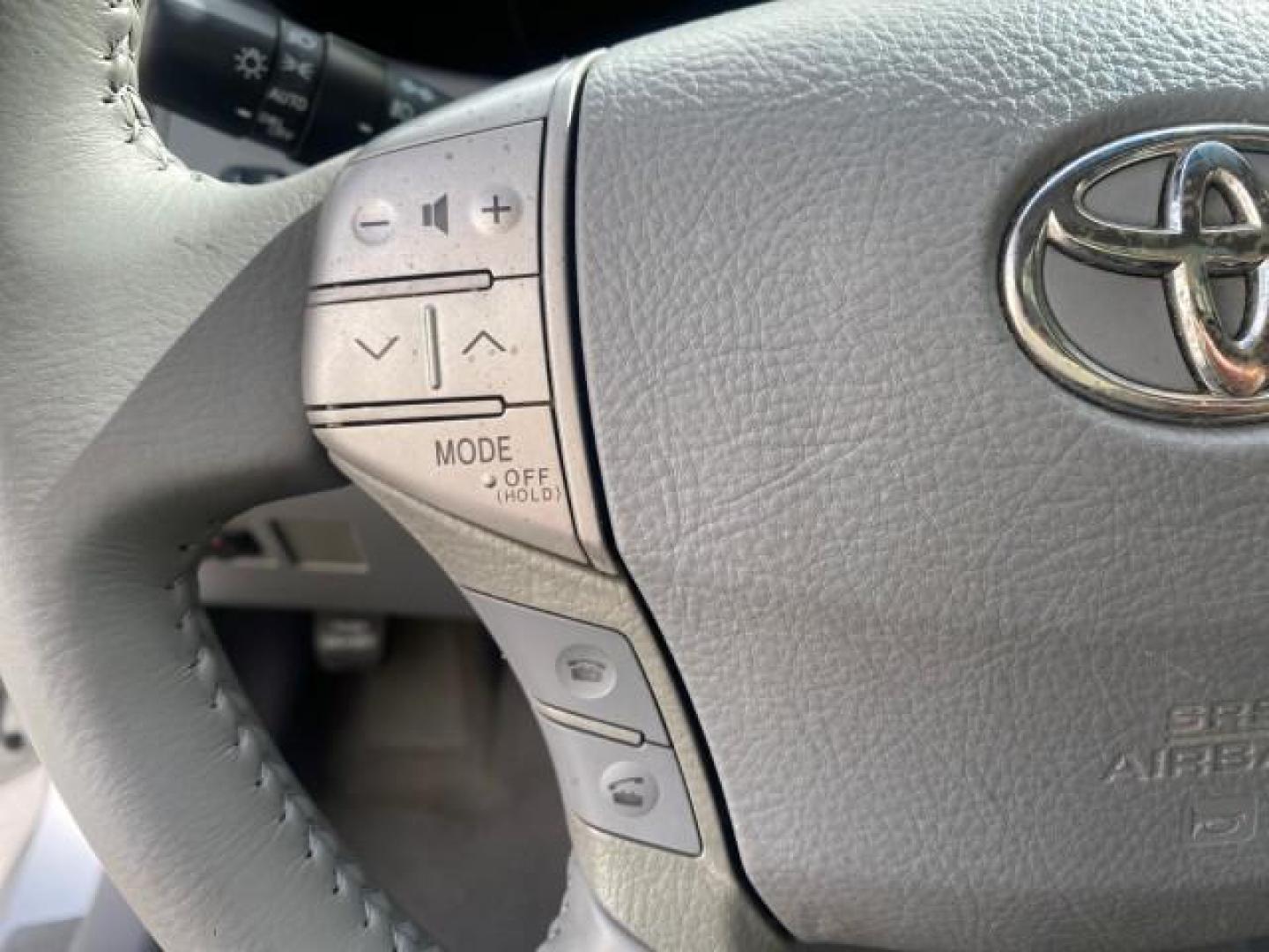 2009 Classic Silver Metallic /Graphite Toyota Avalon XLS LOW MILES 38,036 1 OWNER (4T1BK36B09U) with an 3.5L DOHC EFI 24-Valve V6 Engine engine, Automatic transmission, located at 4701 North Dixie Hwy, Pompano Beach, FL, 33064, (954) 422-2889, 26.240938, -80.123474 - OUR WEBPAGE FLORIDACARS1.COM HAS OVER 100 PHOTOS AND FREE CARFAX LINK 2009 TOYOTA AVALON XLS 1 OWNER FLORIDA SUNROOF LEATHER LIKE NEW VIN: 4T1BK36B09U347729 4 T 1 B K 3 6 B 0 9 U 3 4 7 7 2 9 SEDAN 4 DR 3.5L V6 F DOHC 24V GASOLINE 28 MPG FRONT WHEEL DRIVE Features ABS Brakes Air Conditioning Alloy Wh - Photo#51