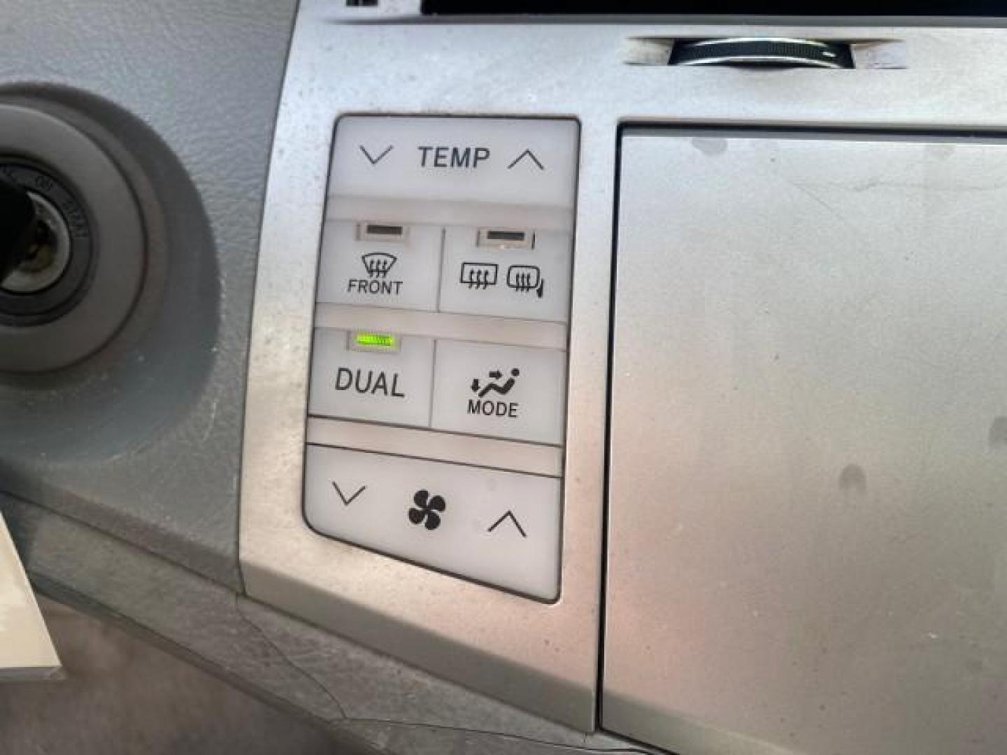 2009 Classic Silver Metallic /Graphite Toyota Avalon XLS LOW MILES 38,036 1 OWNER (4T1BK36B09U) with an 3.5L DOHC EFI 24-Valve V6 Engine engine, Automatic transmission, located at 4701 North Dixie Hwy, Pompano Beach, FL, 33064, (954) 422-2889, 26.240938, -80.123474 - OUR WEBPAGE FLORIDACARS1.COM HAS OVER 100 PHOTOS AND FREE CARFAX LINK 2009 TOYOTA AVALON XLS 1 OWNER FLORIDA SUNROOF LEATHER LIKE NEW VIN: 4T1BK36B09U347729 4 T 1 B K 3 6 B 0 9 U 3 4 7 7 2 9 SEDAN 4 DR 3.5L V6 F DOHC 24V GASOLINE 28 MPG FRONT WHEEL DRIVE Features ABS Brakes Air Conditioning Alloy Wh - Photo#61
